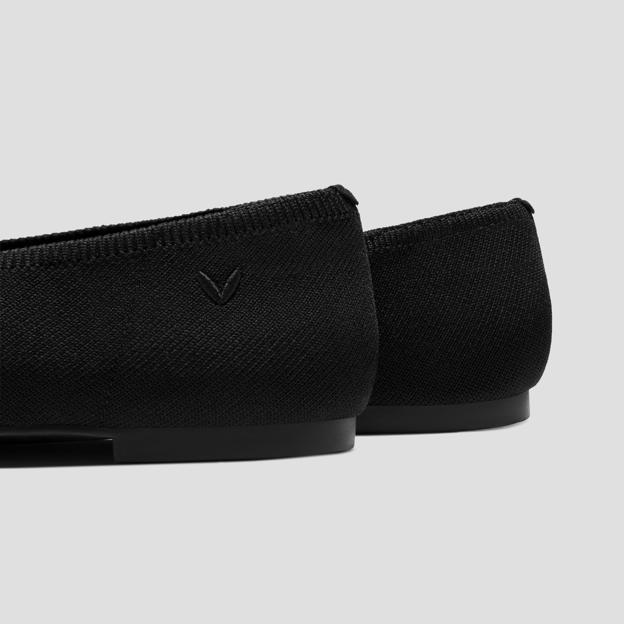 [Nubia] アーモンドトゥ プレッシャーフリー フラット