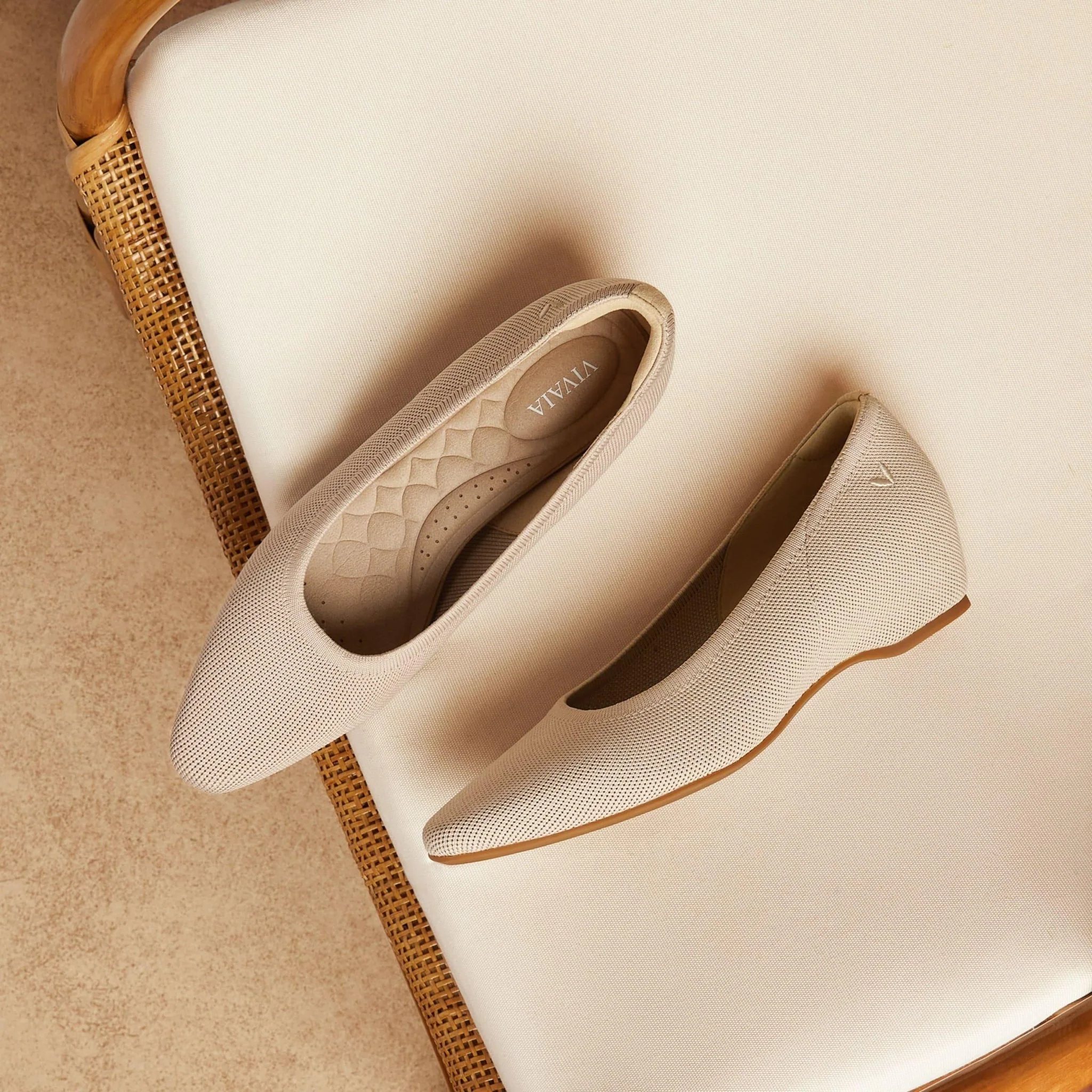 [Mackenzi] スモール スクエアトゥ ロウ ウェッジヒール