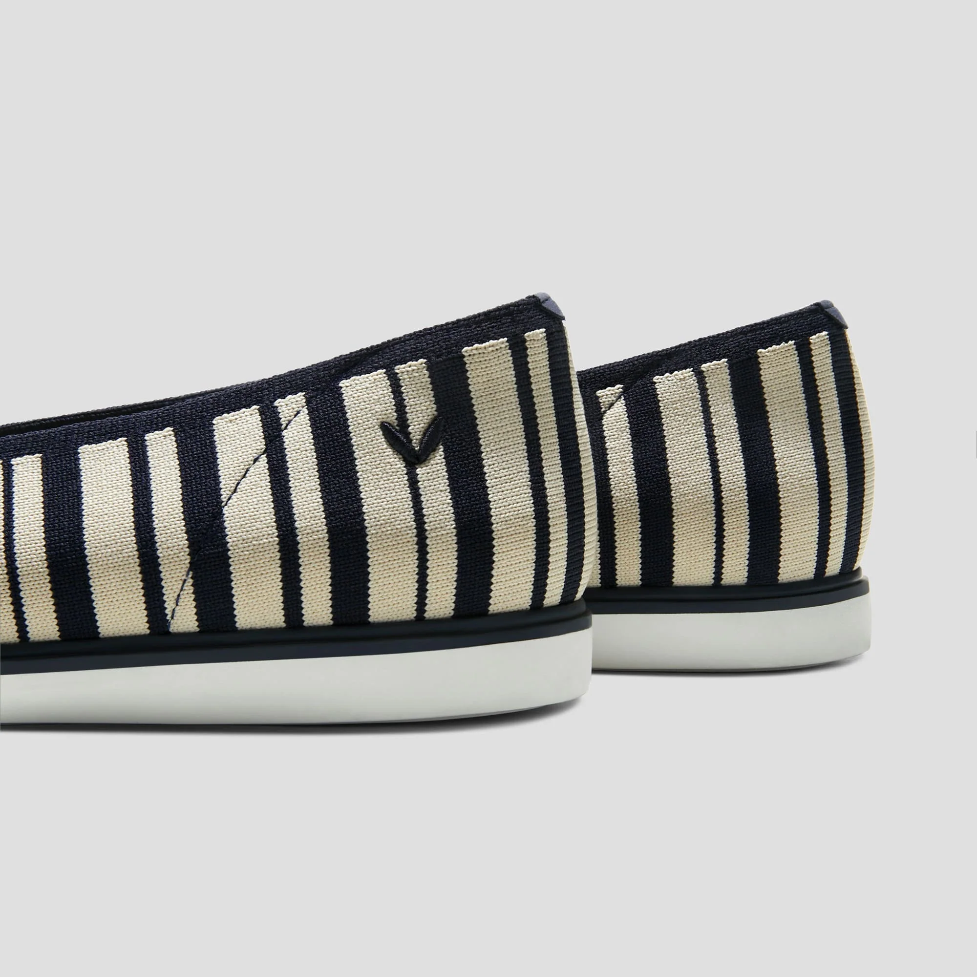 [All-Day Standing Mabel]スクエアトゥ フラット