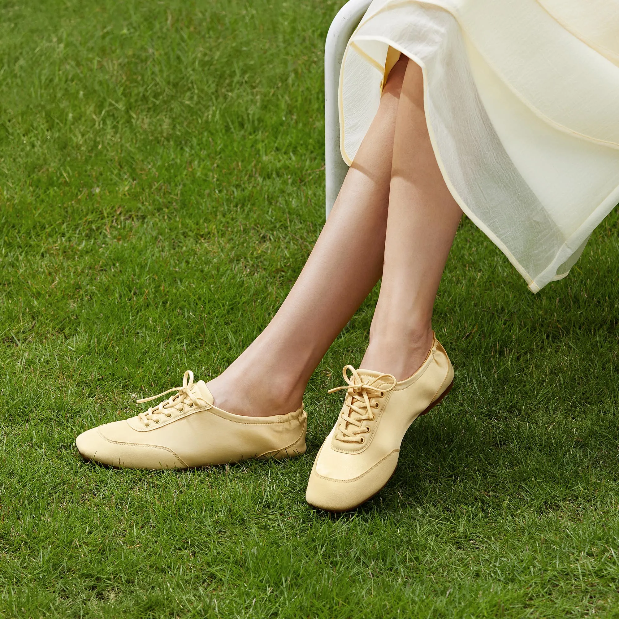 [Cristina] レースアップ サテン スニーカーリーナ
