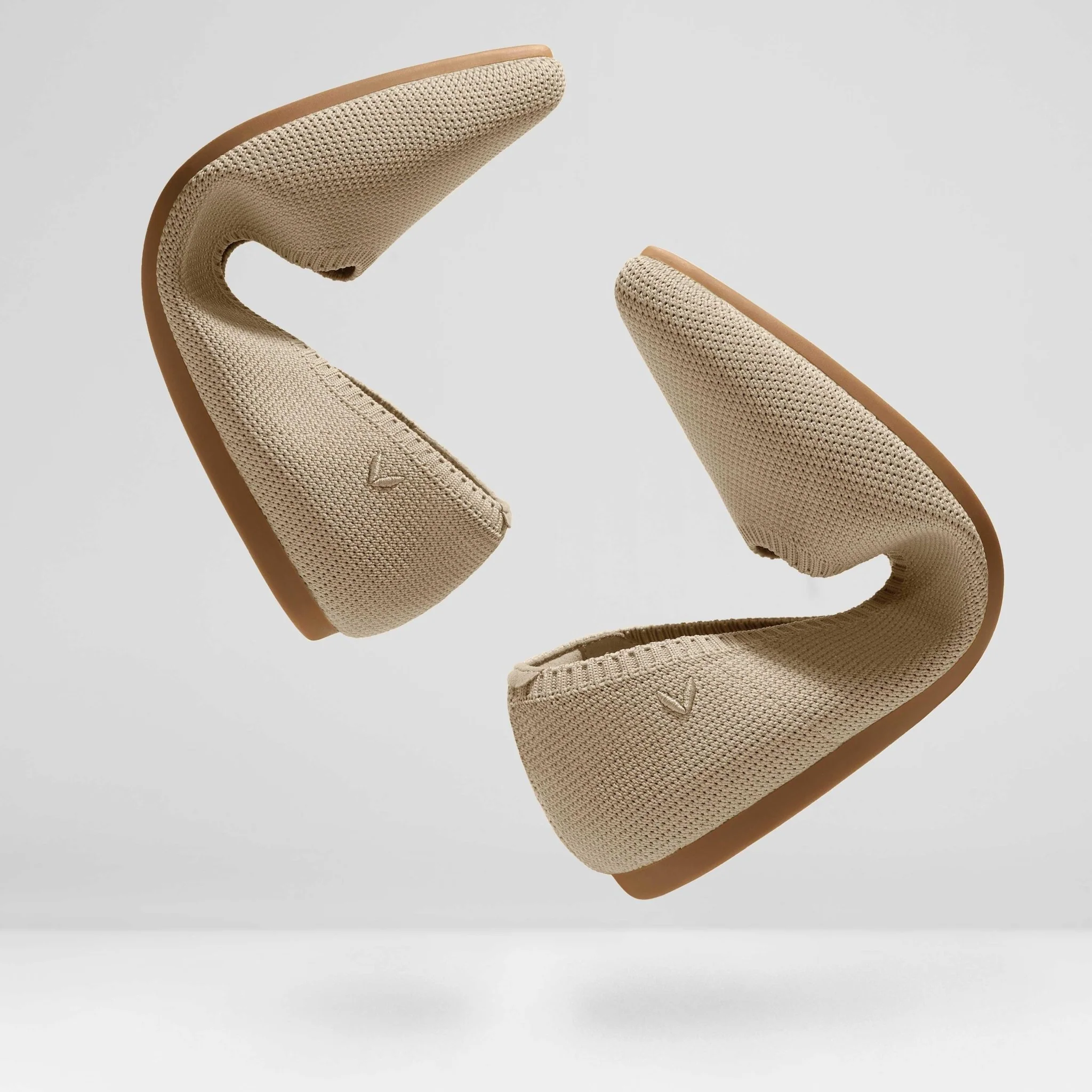 [Aria 5°] ポインテッドトゥ フラットシューズ