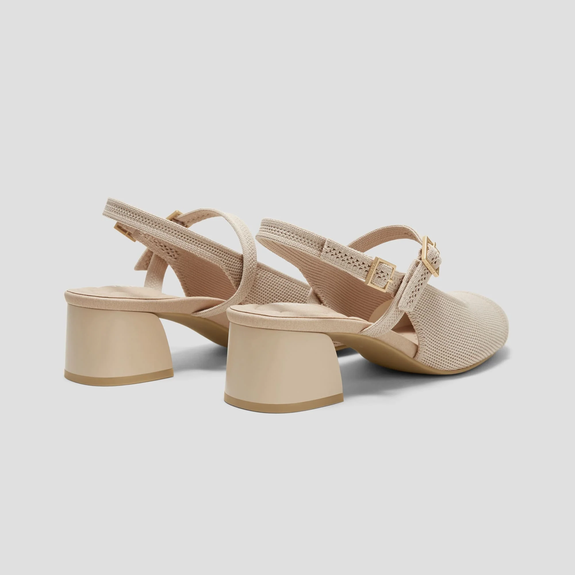 [Juliana] アーモンドトゥ スリングバック ブロックヒール サンダル