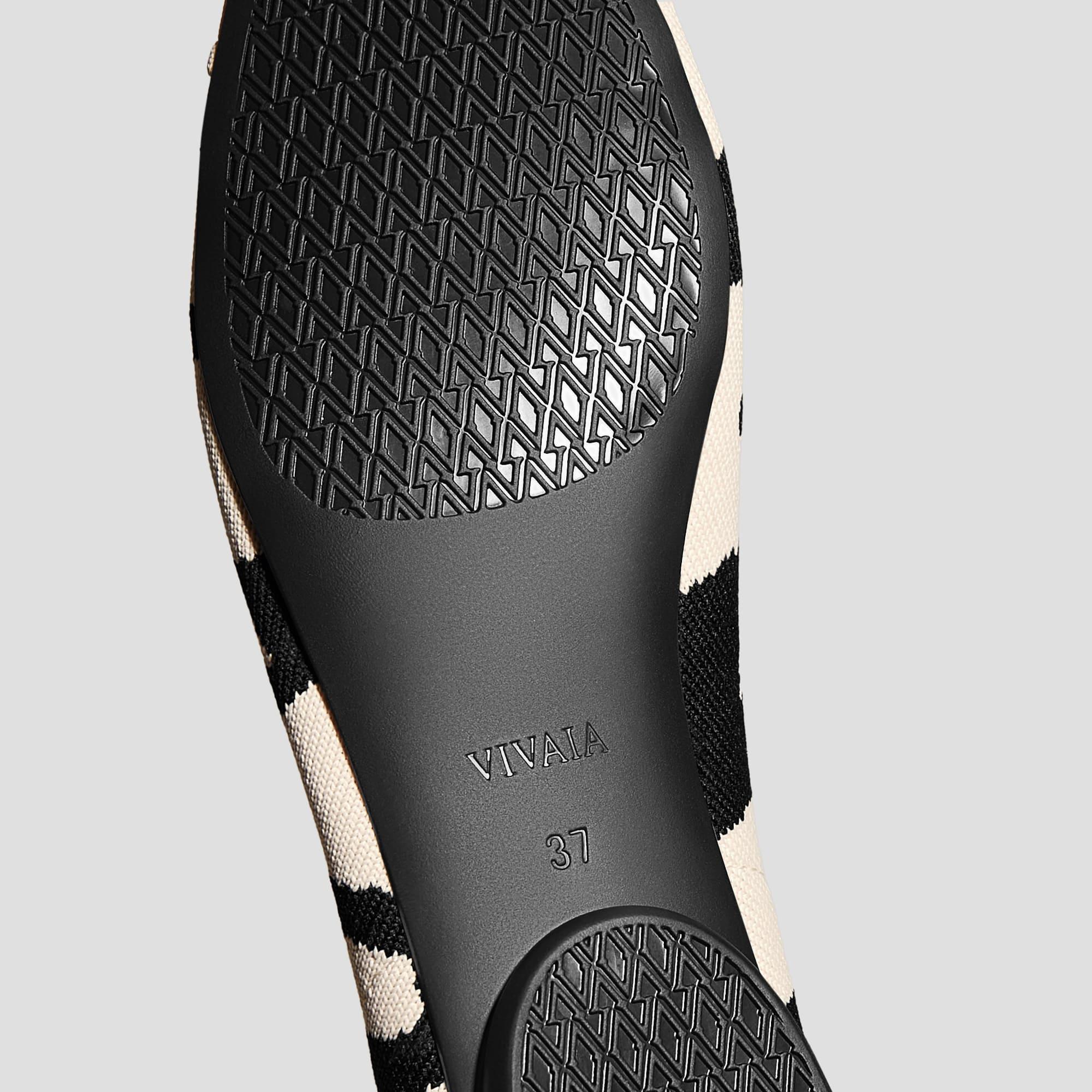 [Tiana] アーモンドトゥ フラットシューズ