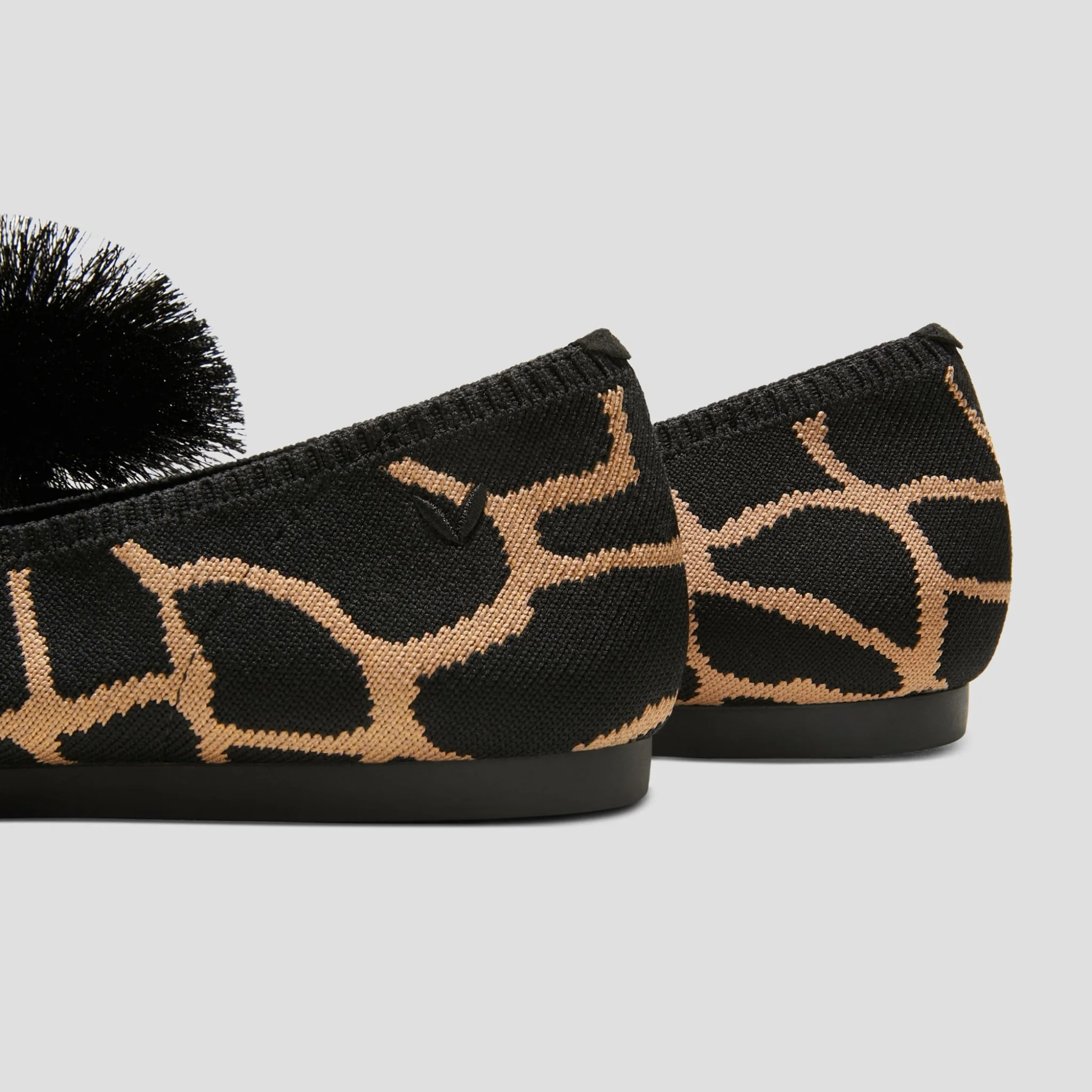 [Aria 5°] ポインテッドトゥ フラットシューズ