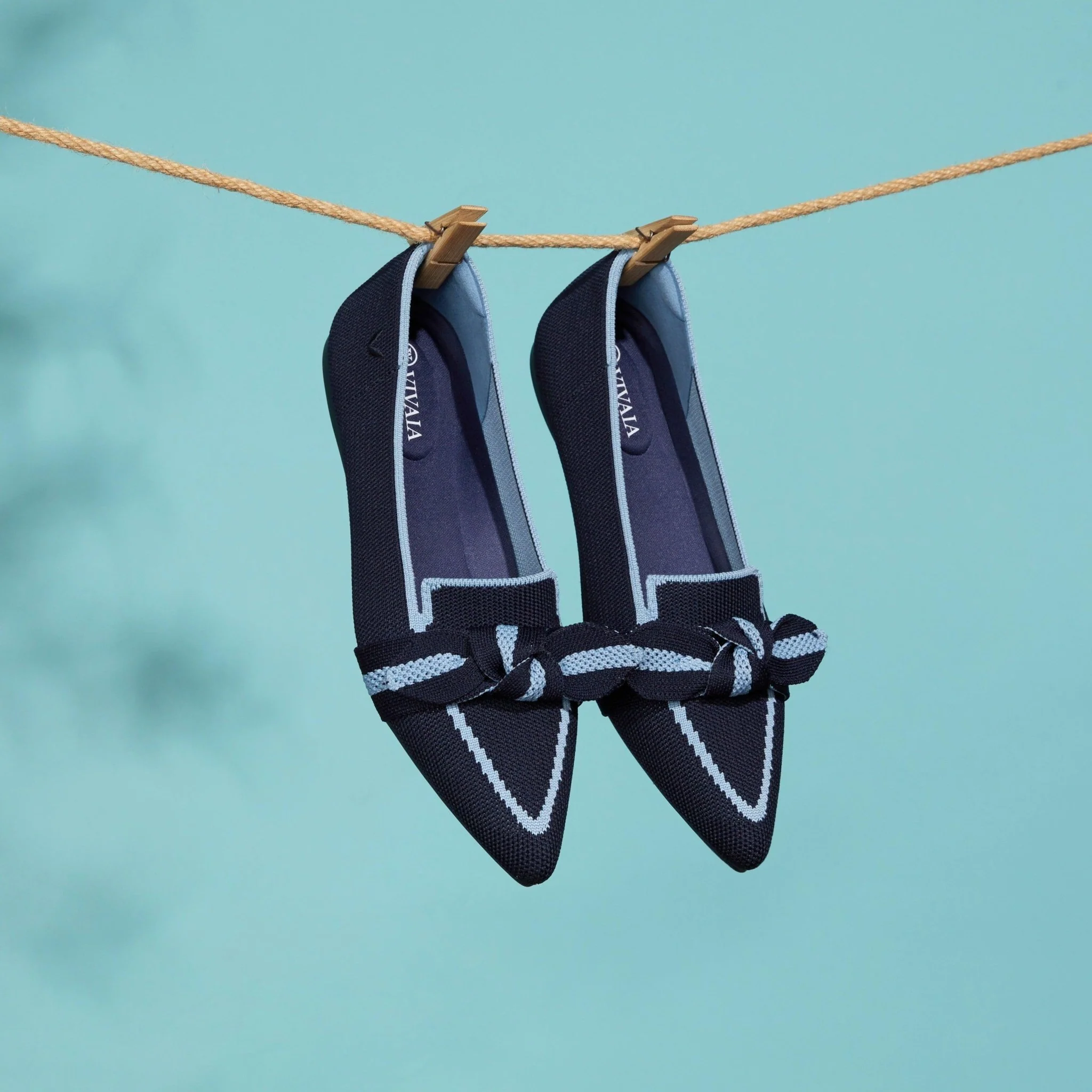 [Michelle] ポインテッドトゥ リボン付き ローファー