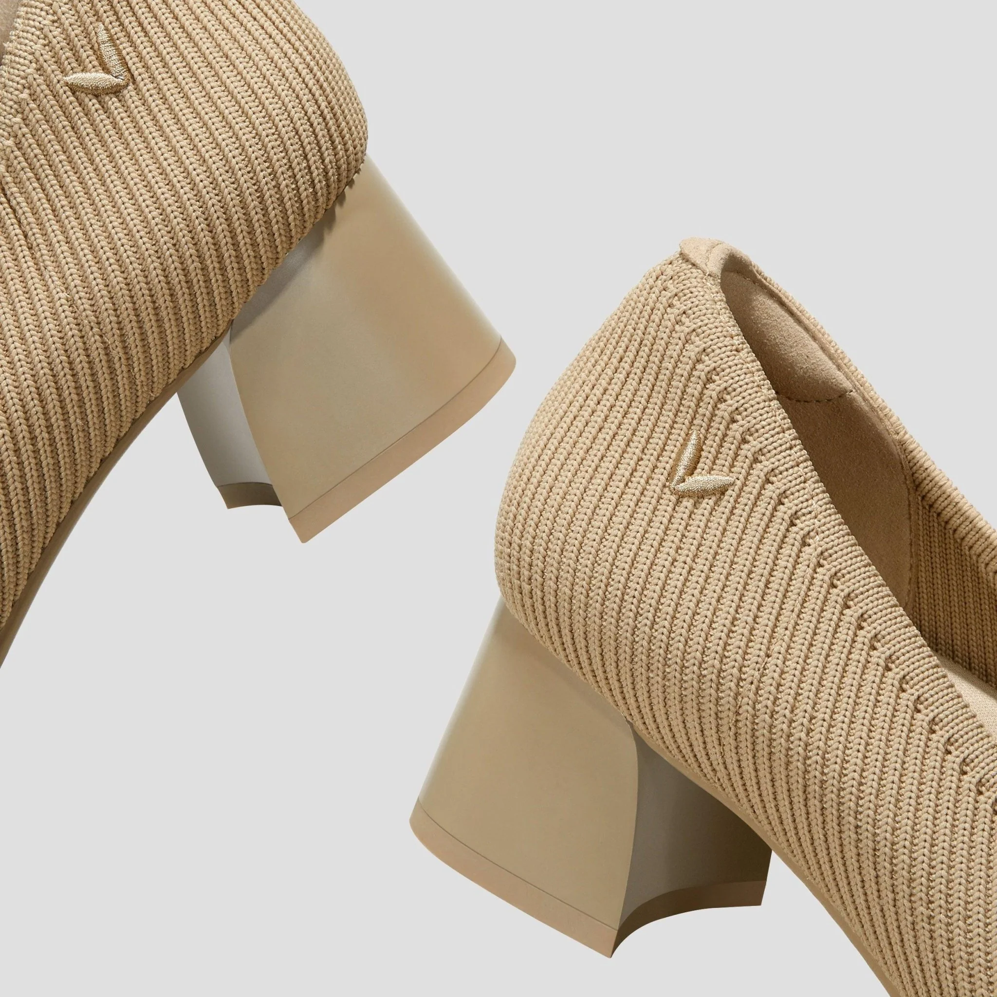 [Melody Pro] スクエアトゥ チャンキーヒール パンプス