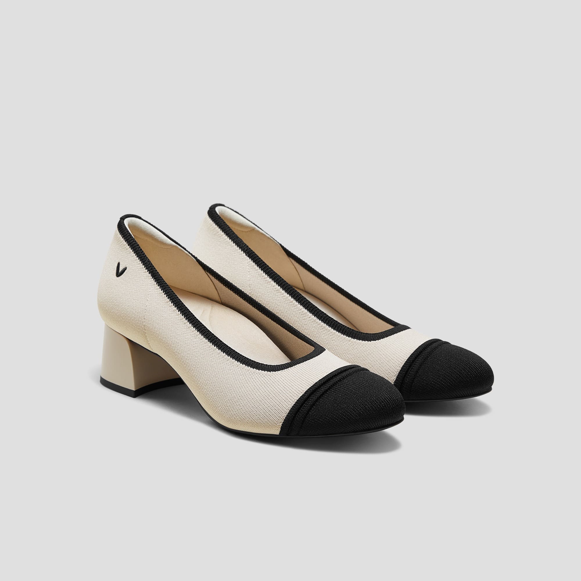 [Julie Arch Pro] ラウンドトゥ チャンキーヒール パンプス