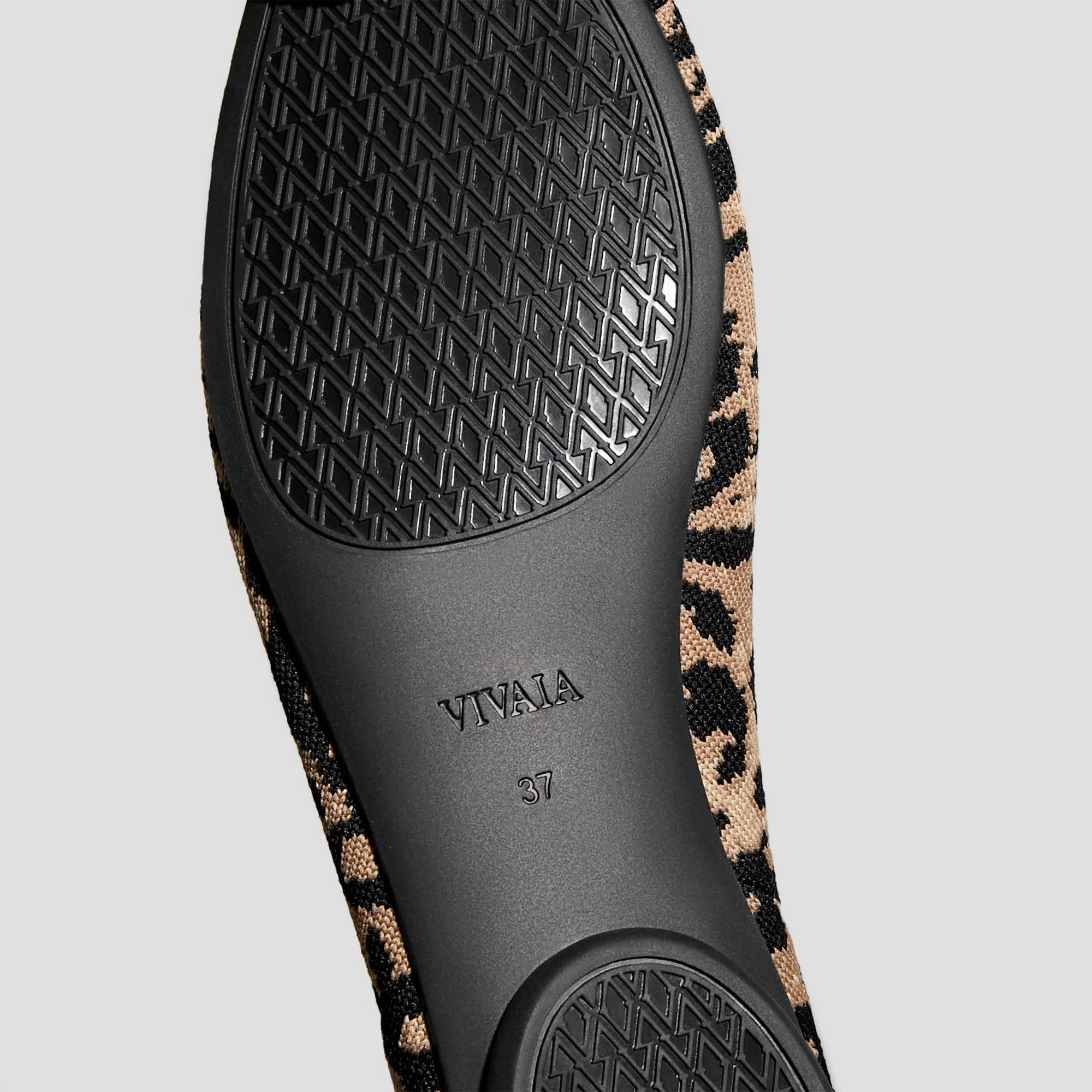 [Tamia Mary-Jane] AdaptAll™ アーモンドトゥ メリージェーン フラットシューズ