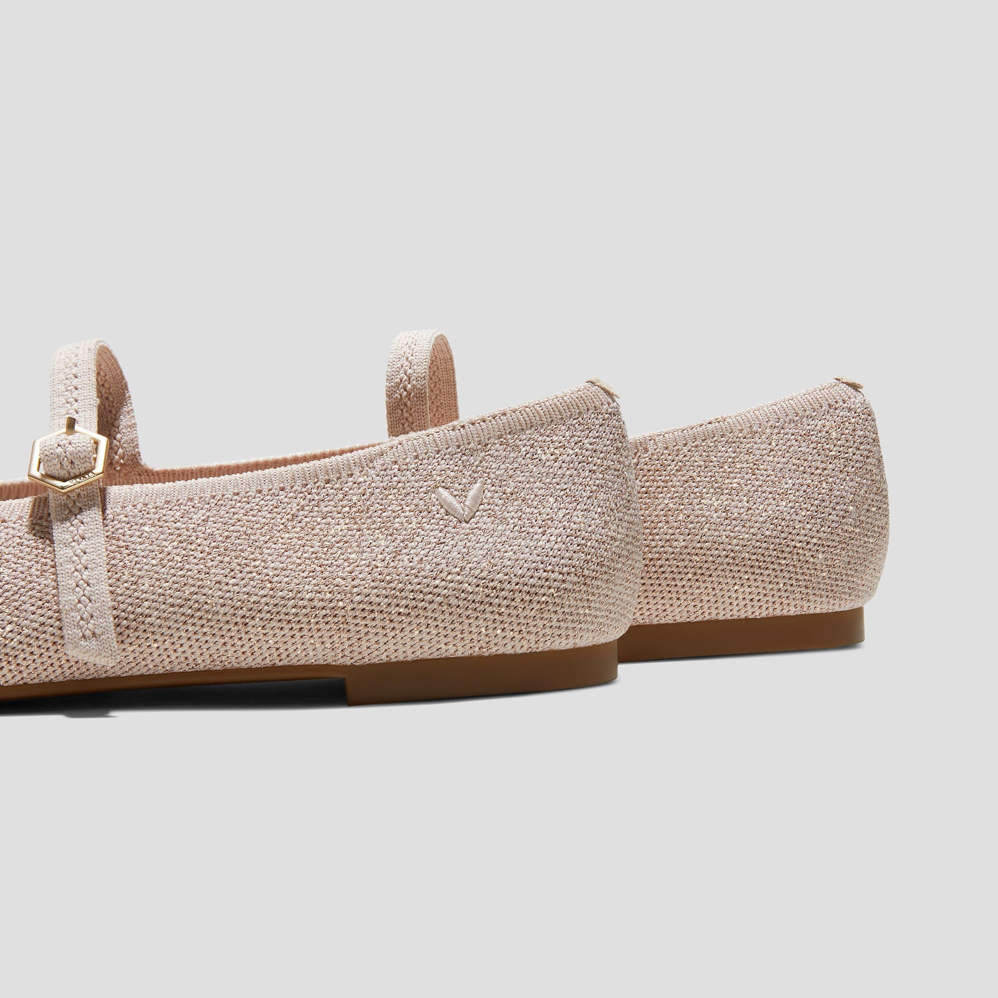 [Nelly] AdaptAll™ アーモンドトゥ フラット