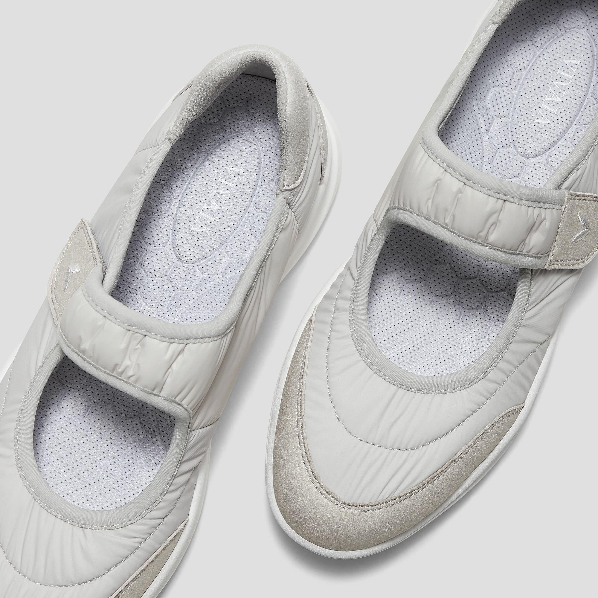 [Ivee] ラウンドトゥ 再生ナイロン メリージェーン スニーカー フラット 