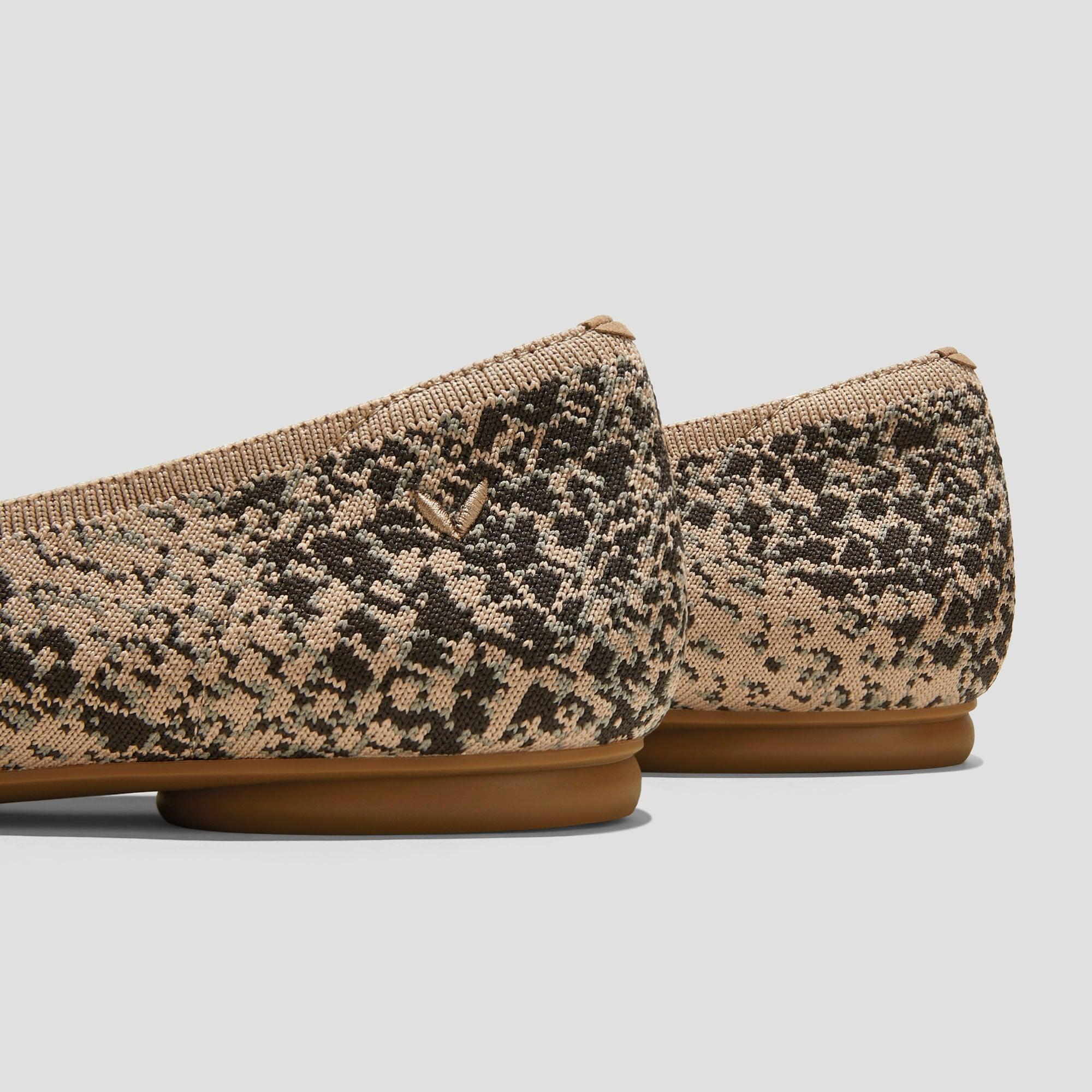 [Tiana] アーモンドトゥ フラットシューズ