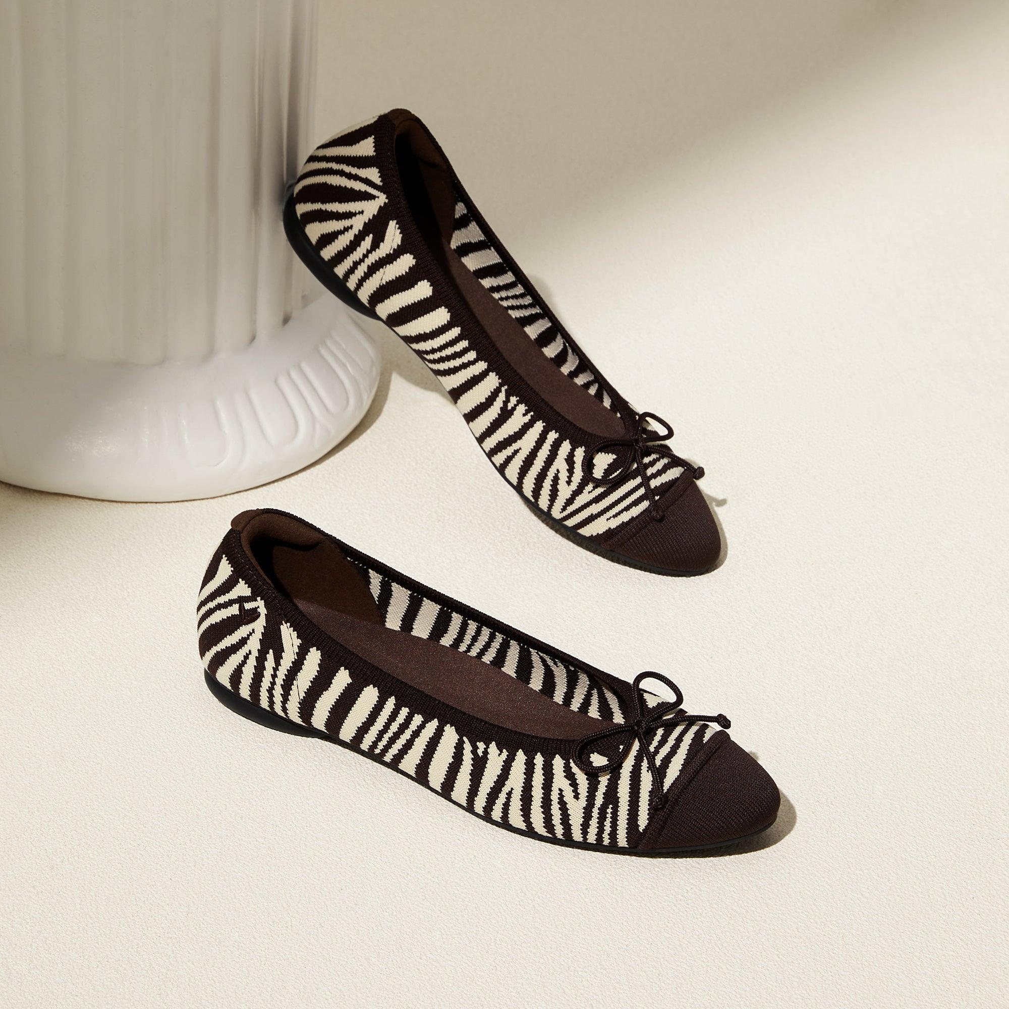 [Tiana] アーモンドトゥ フラットシューズ