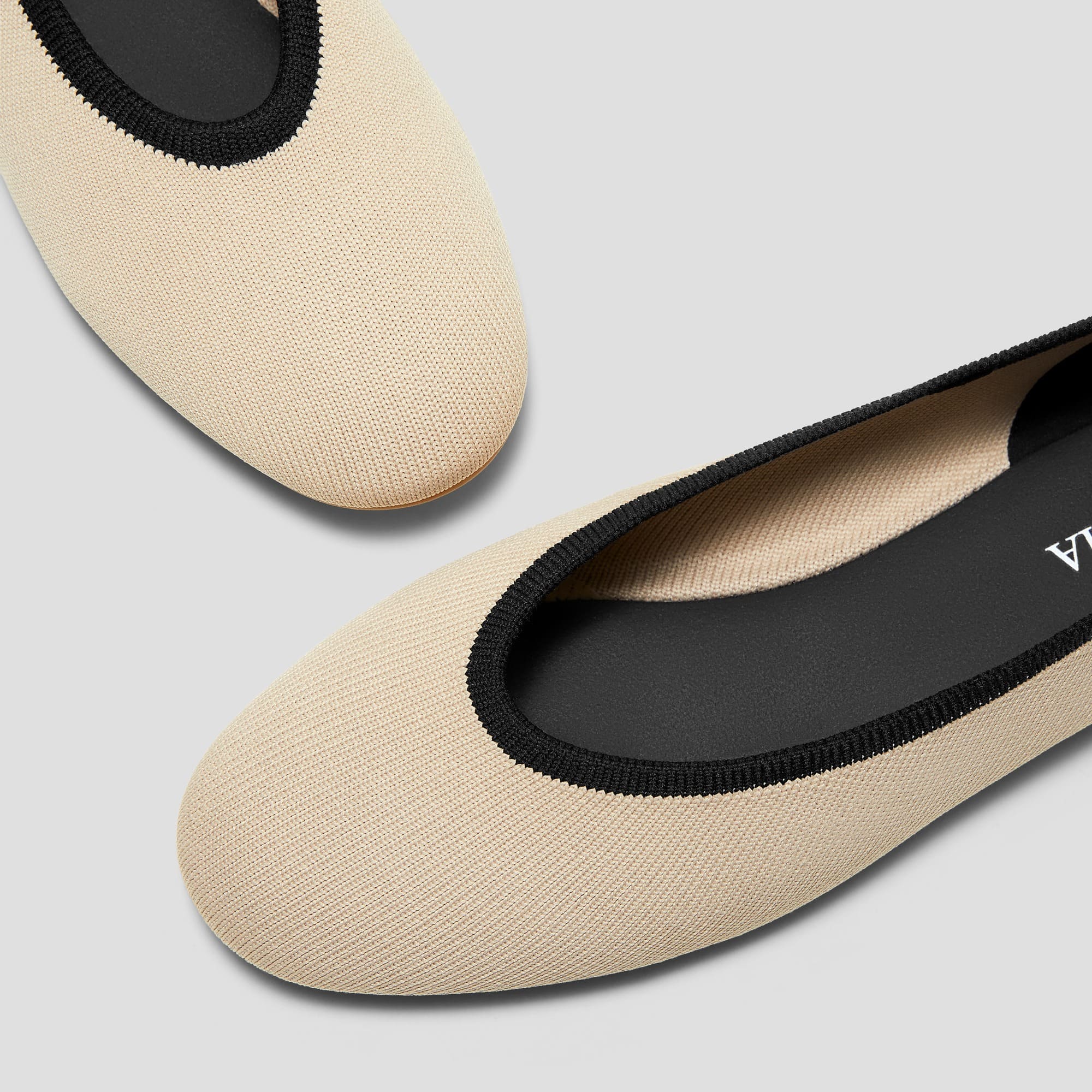 [Nubia] アーモンドトゥ プレッシャーフリー フラット