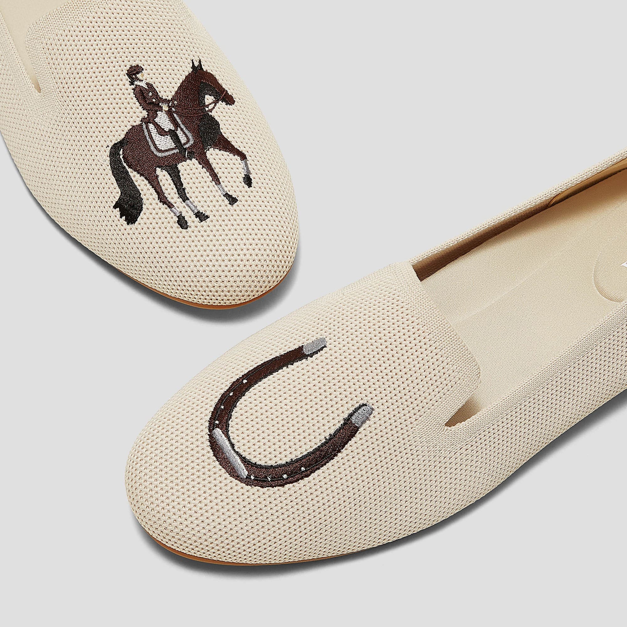 [Audrey] ラウンドトゥ アニマル刺繍 ローファー