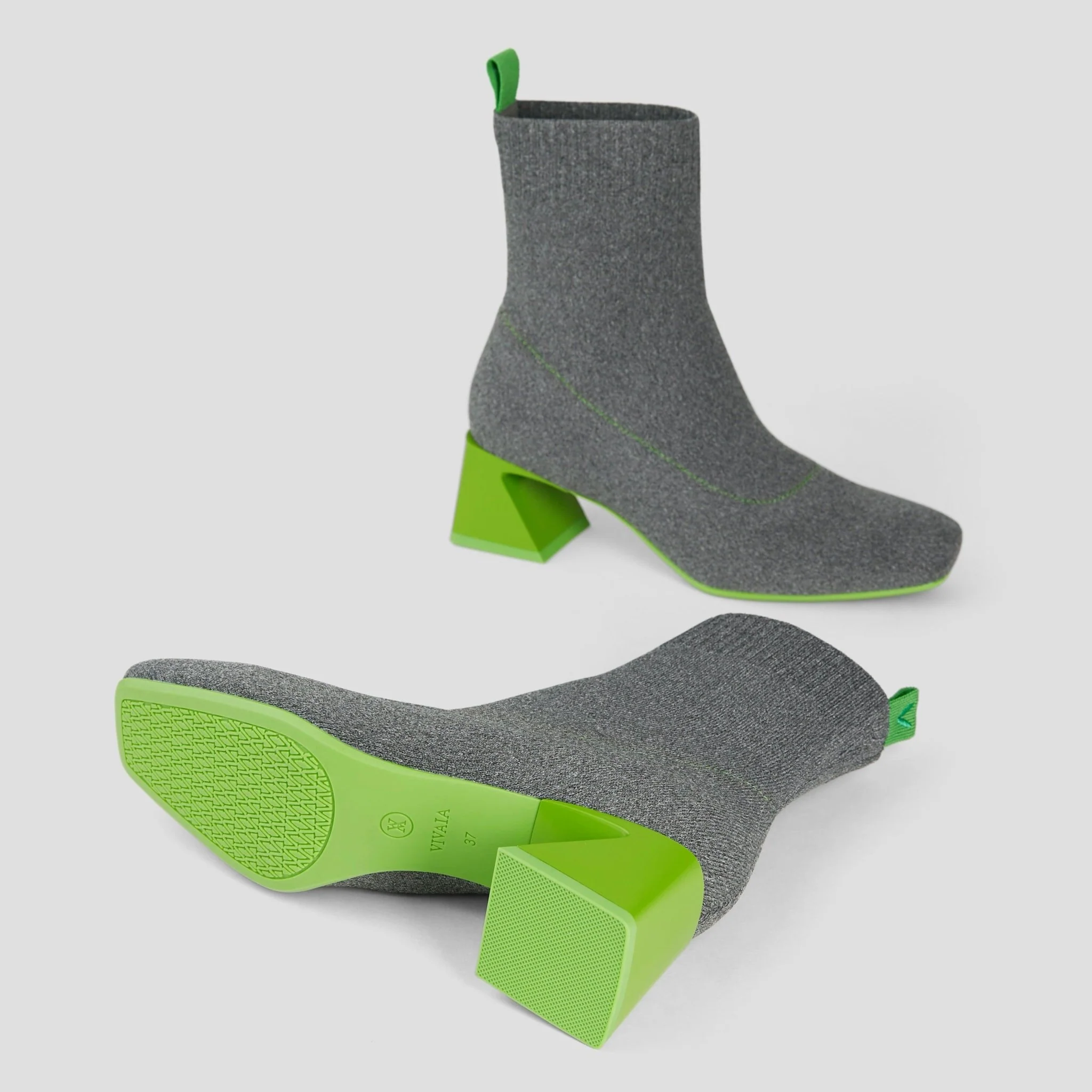 [Regina Pro] スクエアトゥ 撥水加工 ショートブーツ