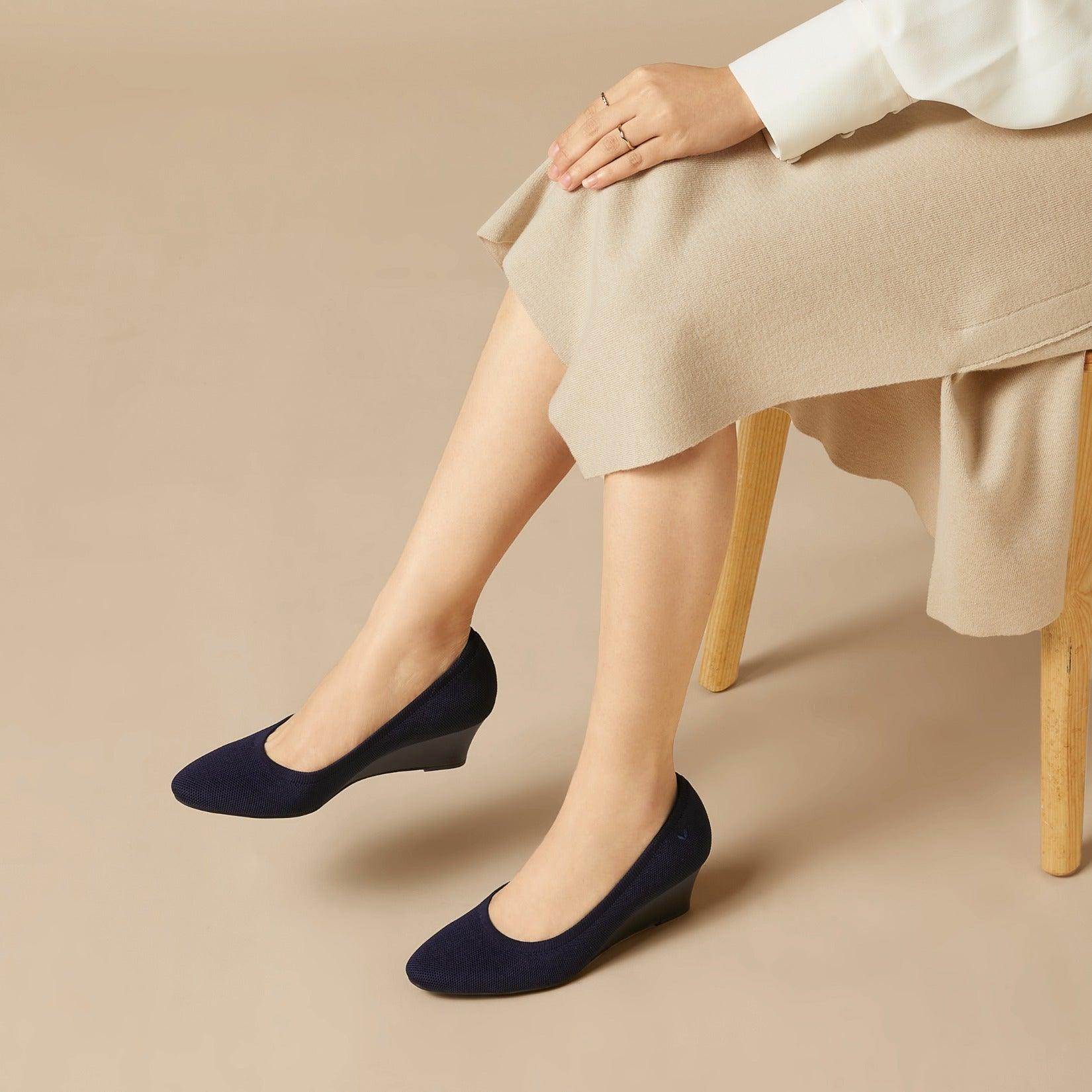 [Tamia Wedge Pro] アーモンドトゥ ウェッジヒール パンプス