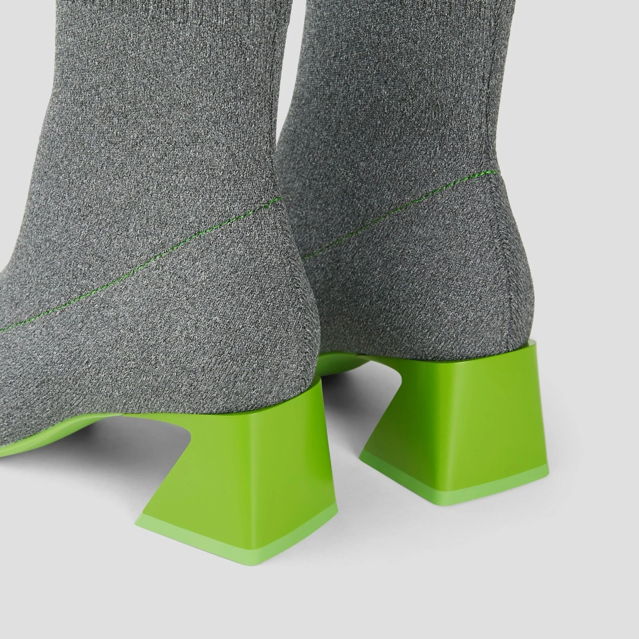 [Regina Pro] スクエアトゥ 撥水加工 ショートブーツ