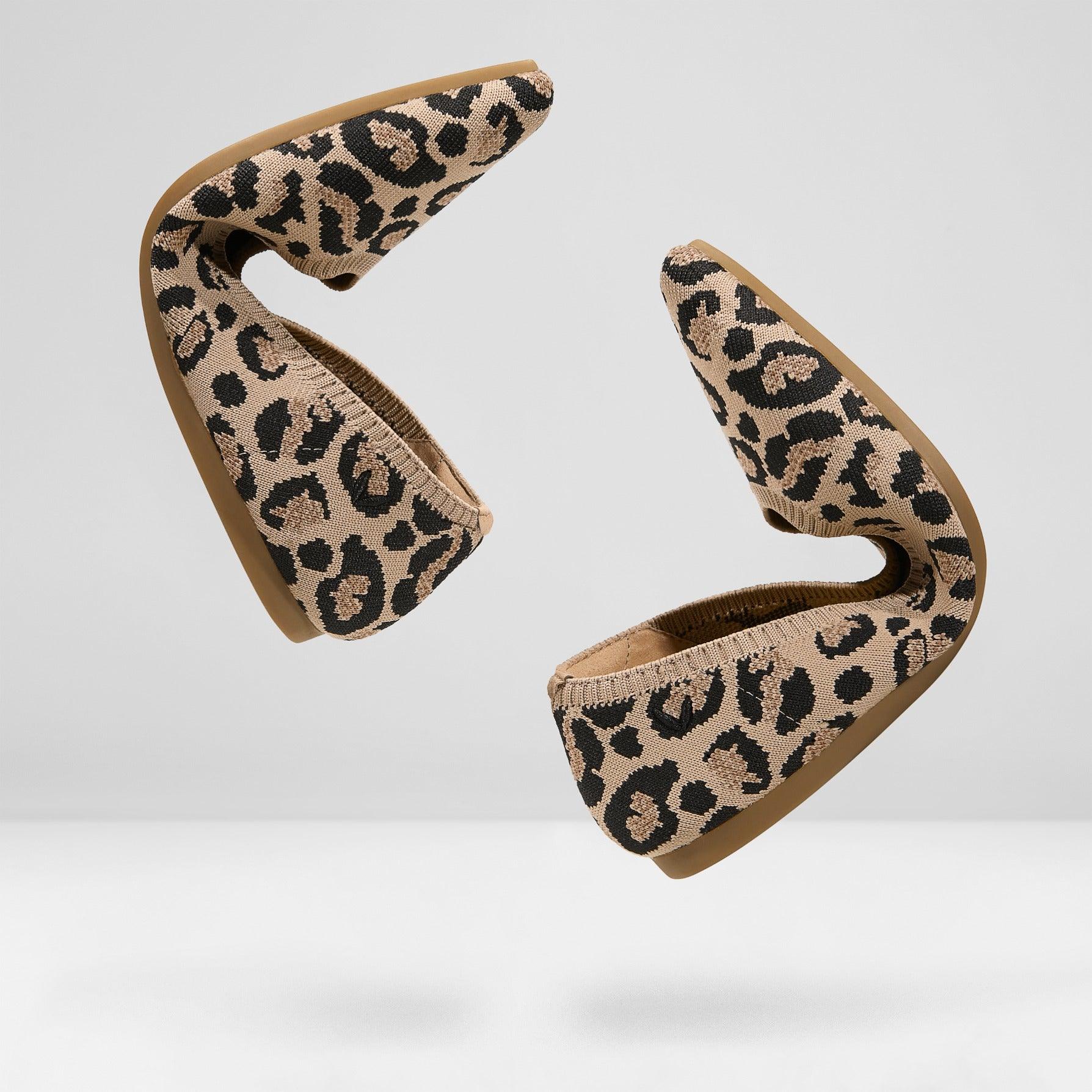 [Aria 5°] ポインテッドトゥ フラットシューズ