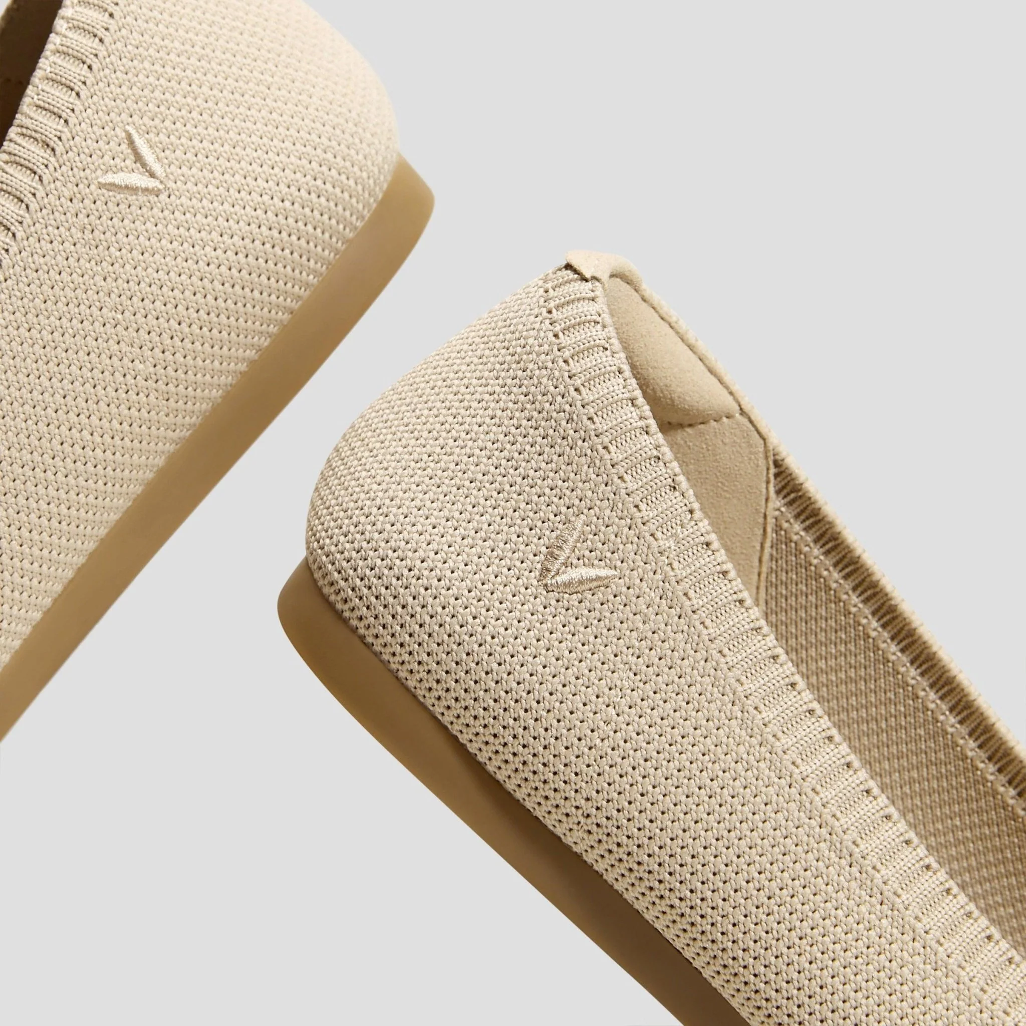 [Aria 5°] ポインテッドトゥ フラットシューズ