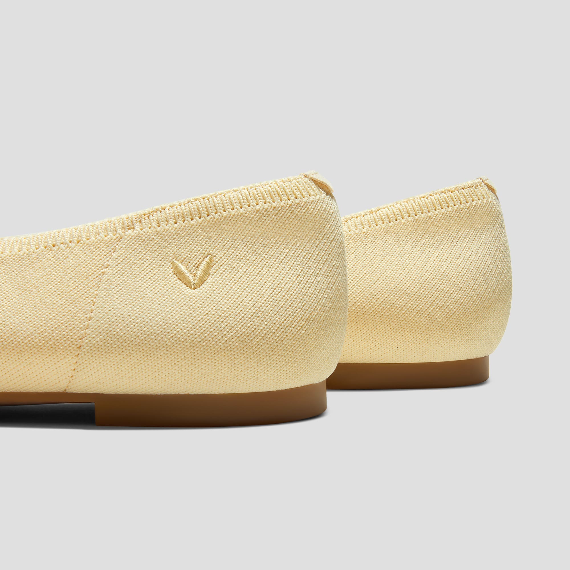 [Nubia] アーモンドトゥ プレッシャーフリー フラット