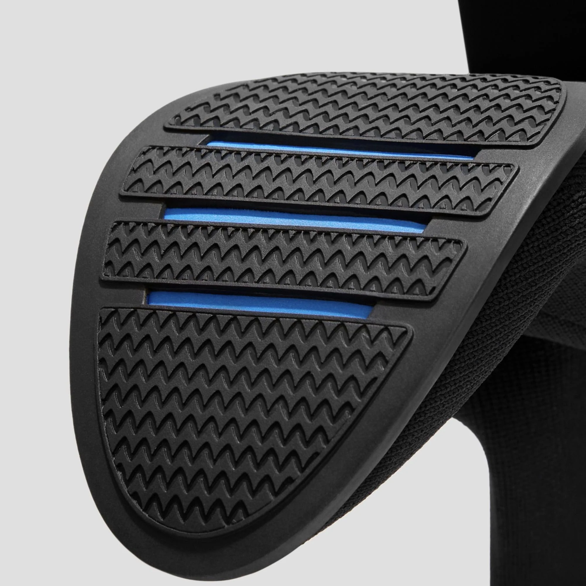 [Amanda] アーモンドトゥ 撥水加工 ランニングヒールブーツ