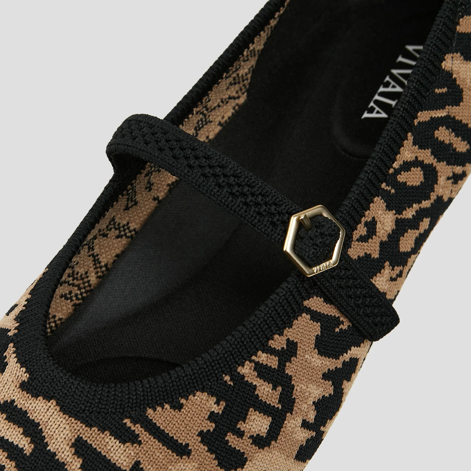 [Tamia Mary-Jane] AdaptAll™ アーモンドトゥ メリージェーン フラットシューズ