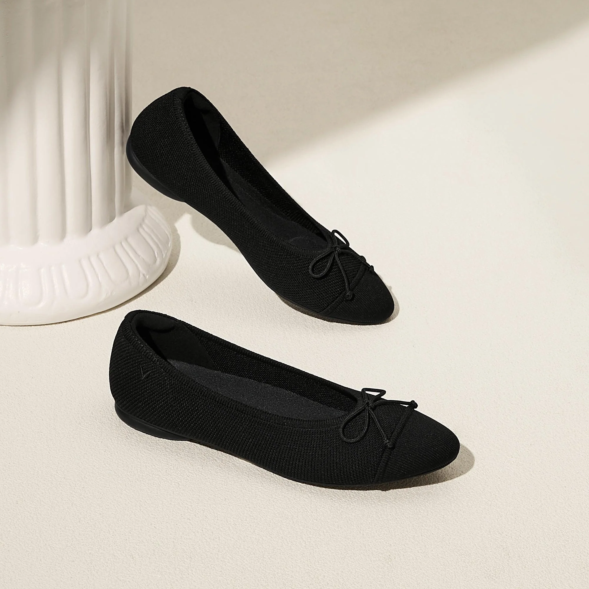 [Tiana] アーモンドトゥ フラットシューズ