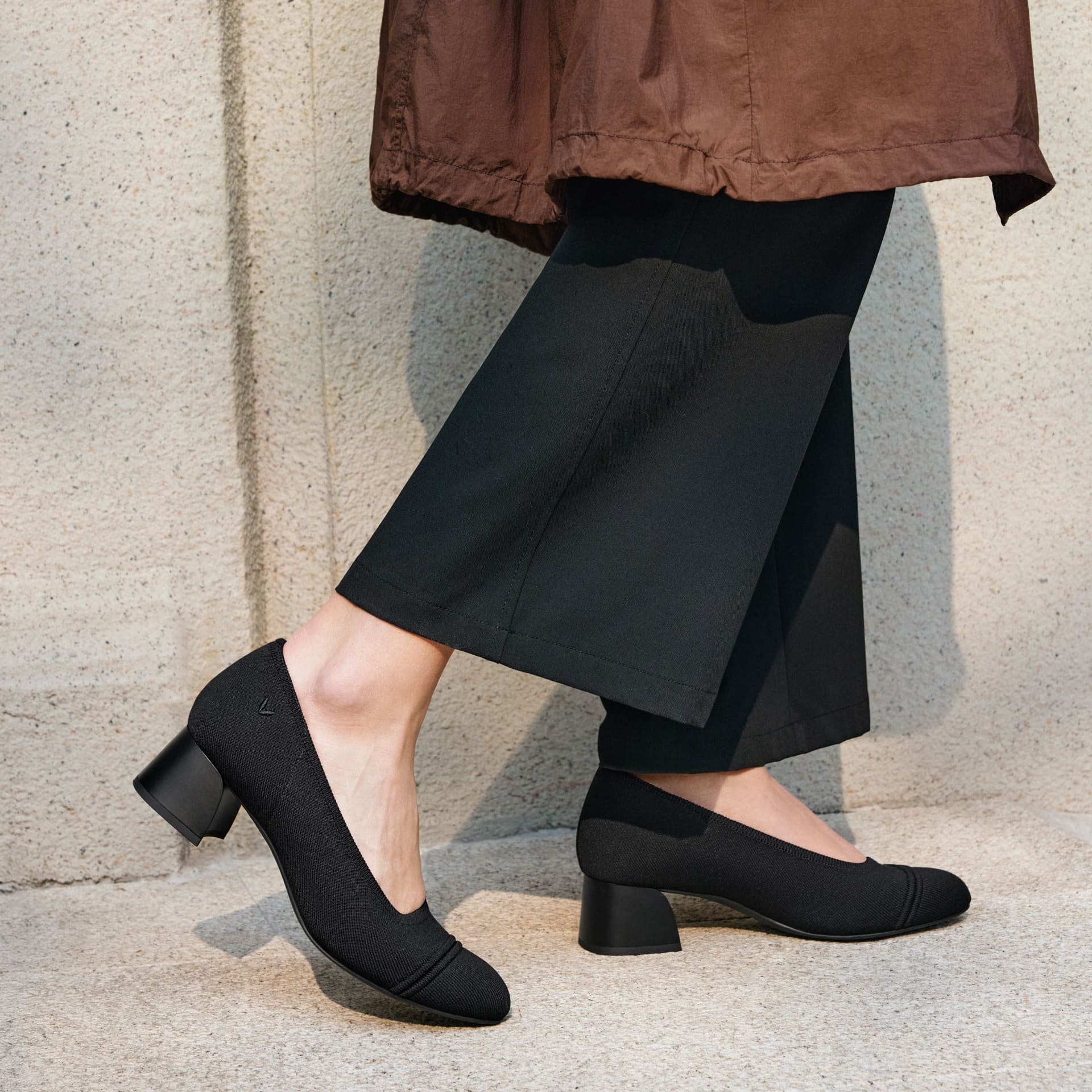 [Julie Arch Pro] ラウンドトゥ チャンキーヒール パンプス