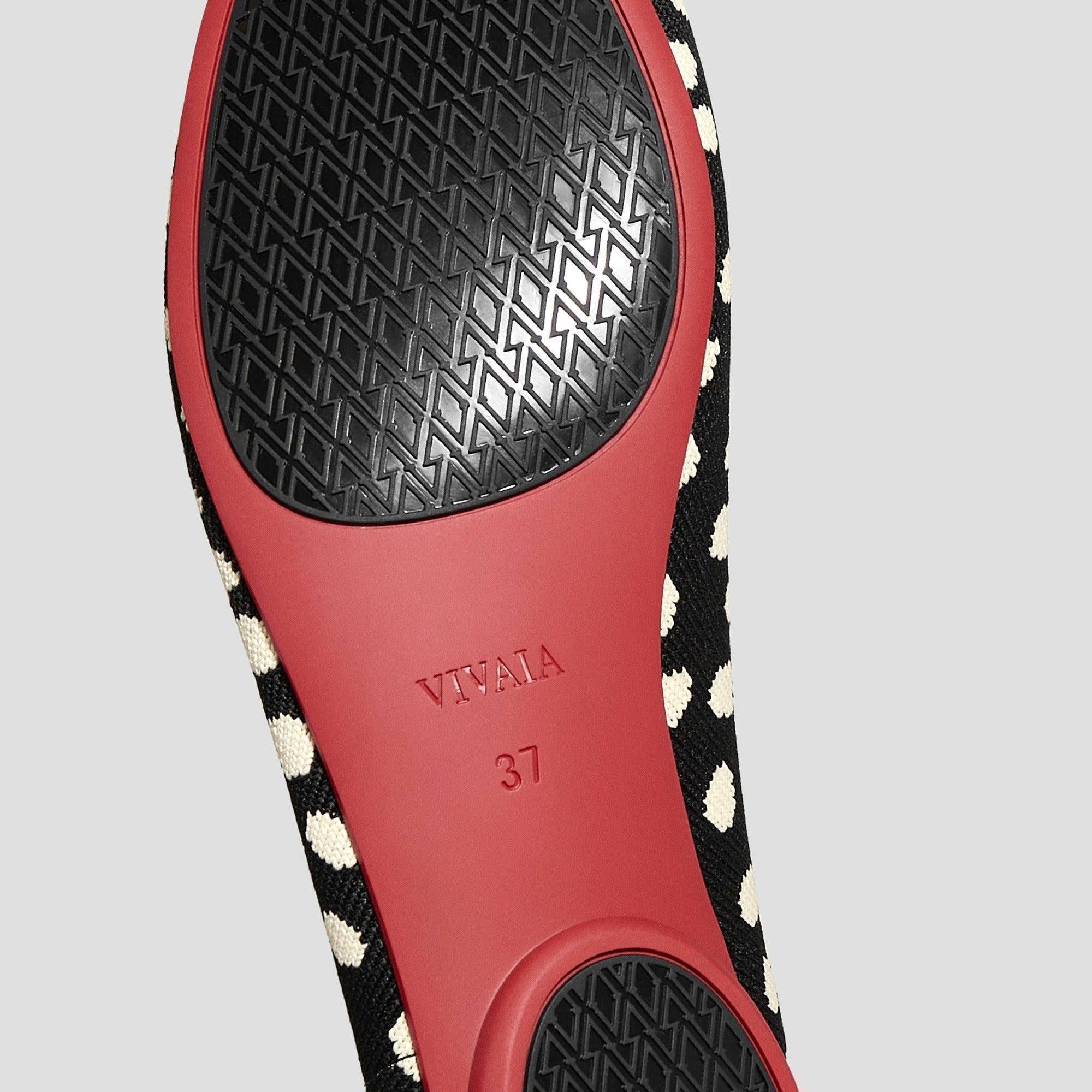 [Tiana] アーモンドトゥ フラットシューズ