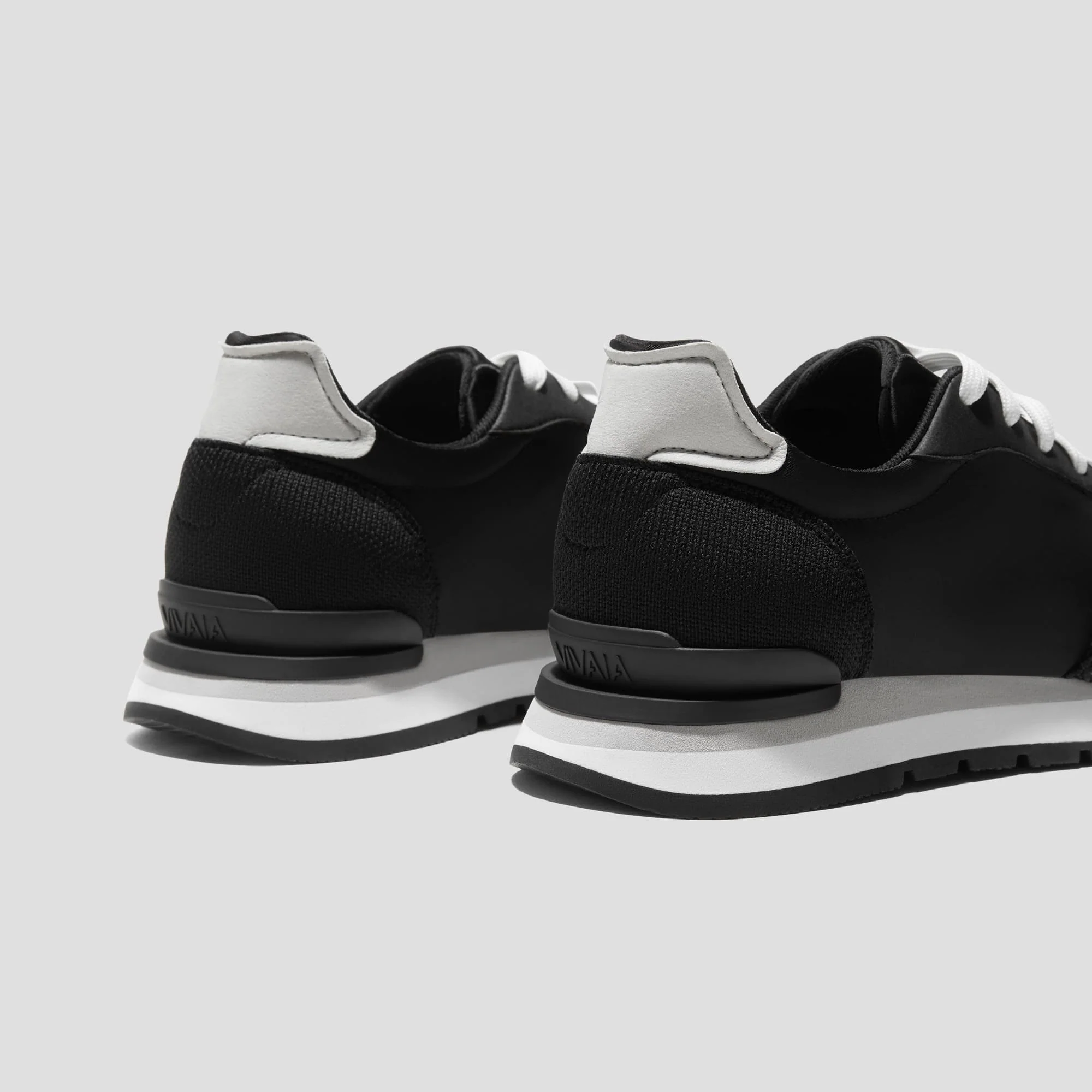 [Allegro] ユニセックス サテン ラックス スニーカー