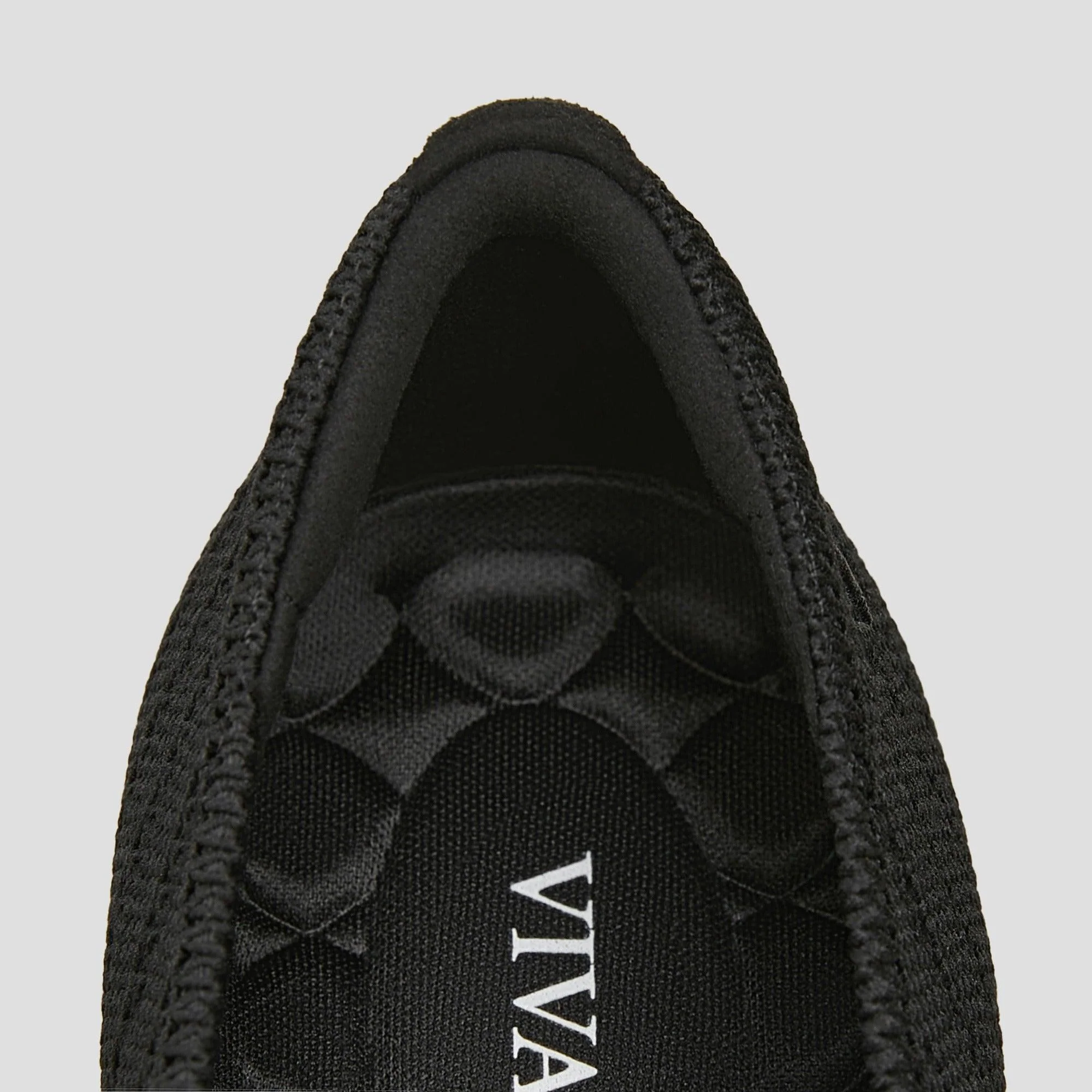 [Scarlett] ポインテッドトゥ  キトゥンヒール パンプス