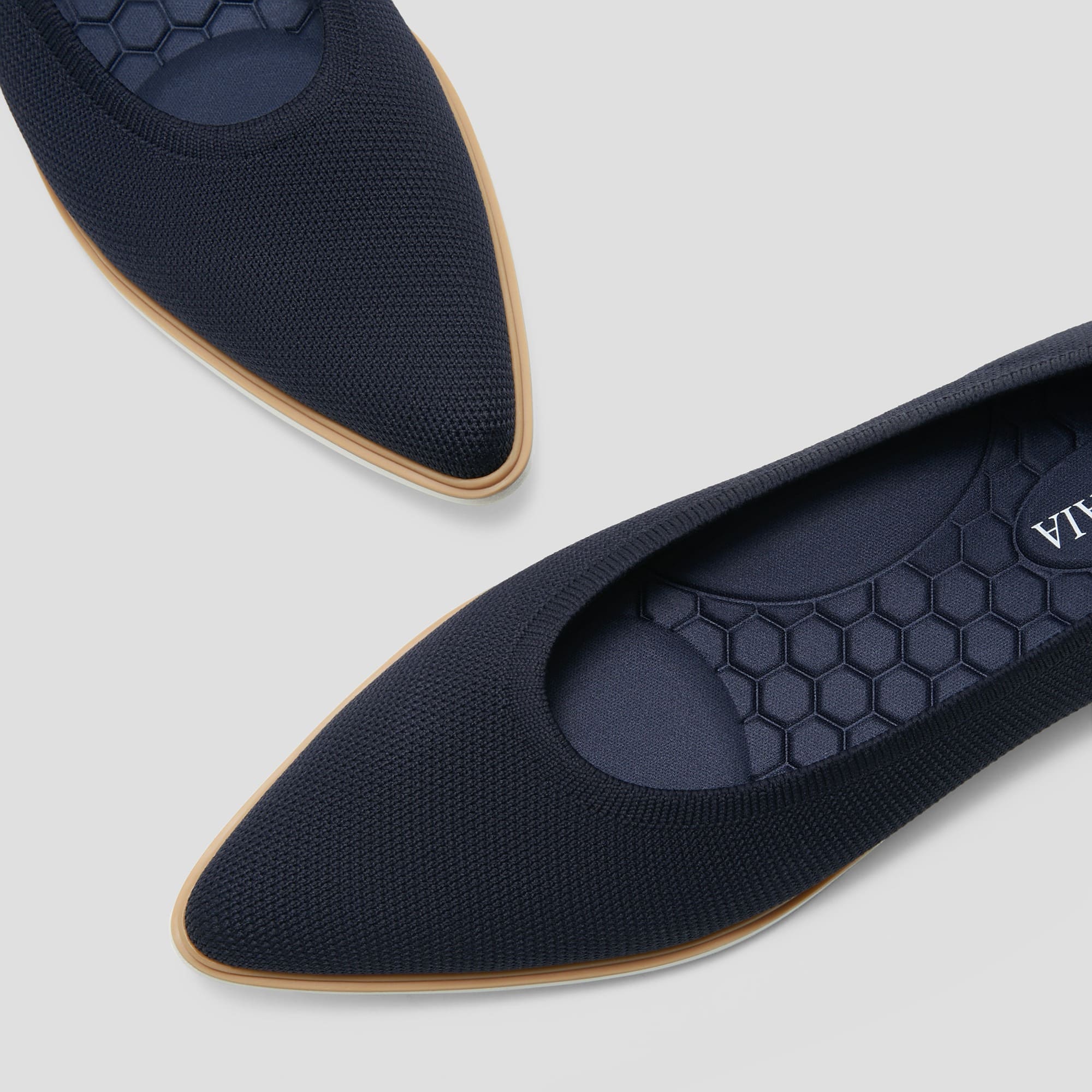 [All-Day Standing Veronica] ポインテッドトゥ フラット