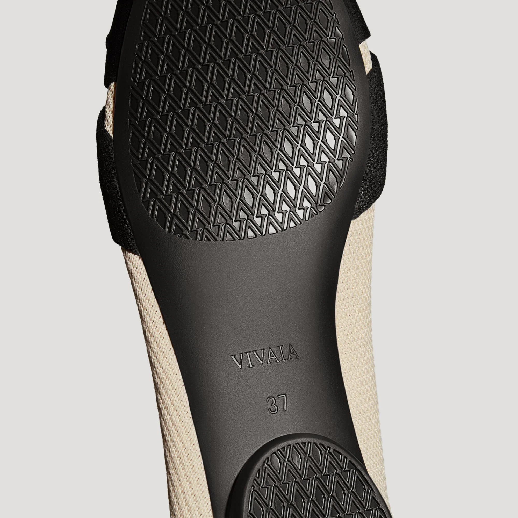 [Bibi] アーモンドトゥ  結びデザイン フラットシューズ