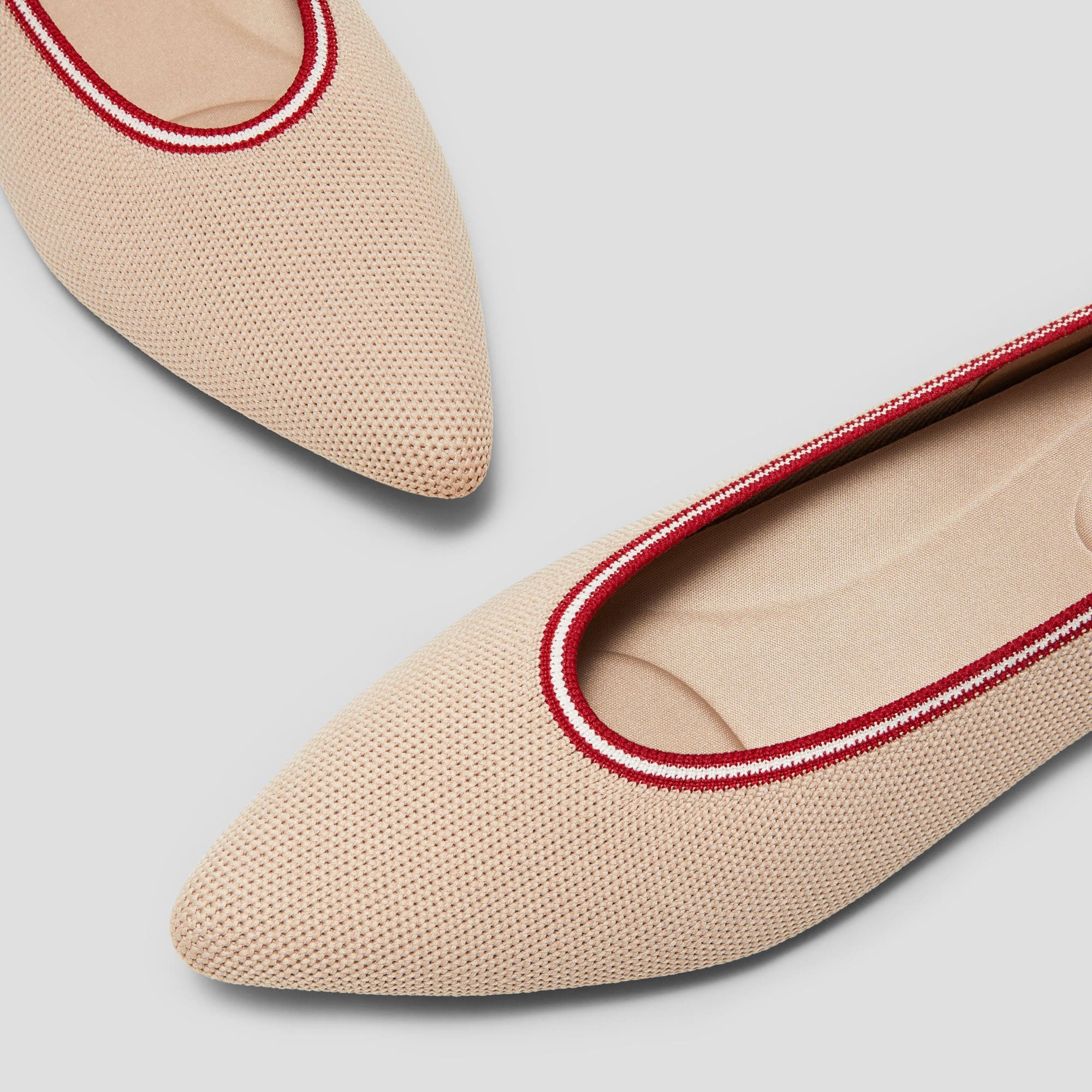 [Aria 5°] ポインテッドトゥ フラットシューズ