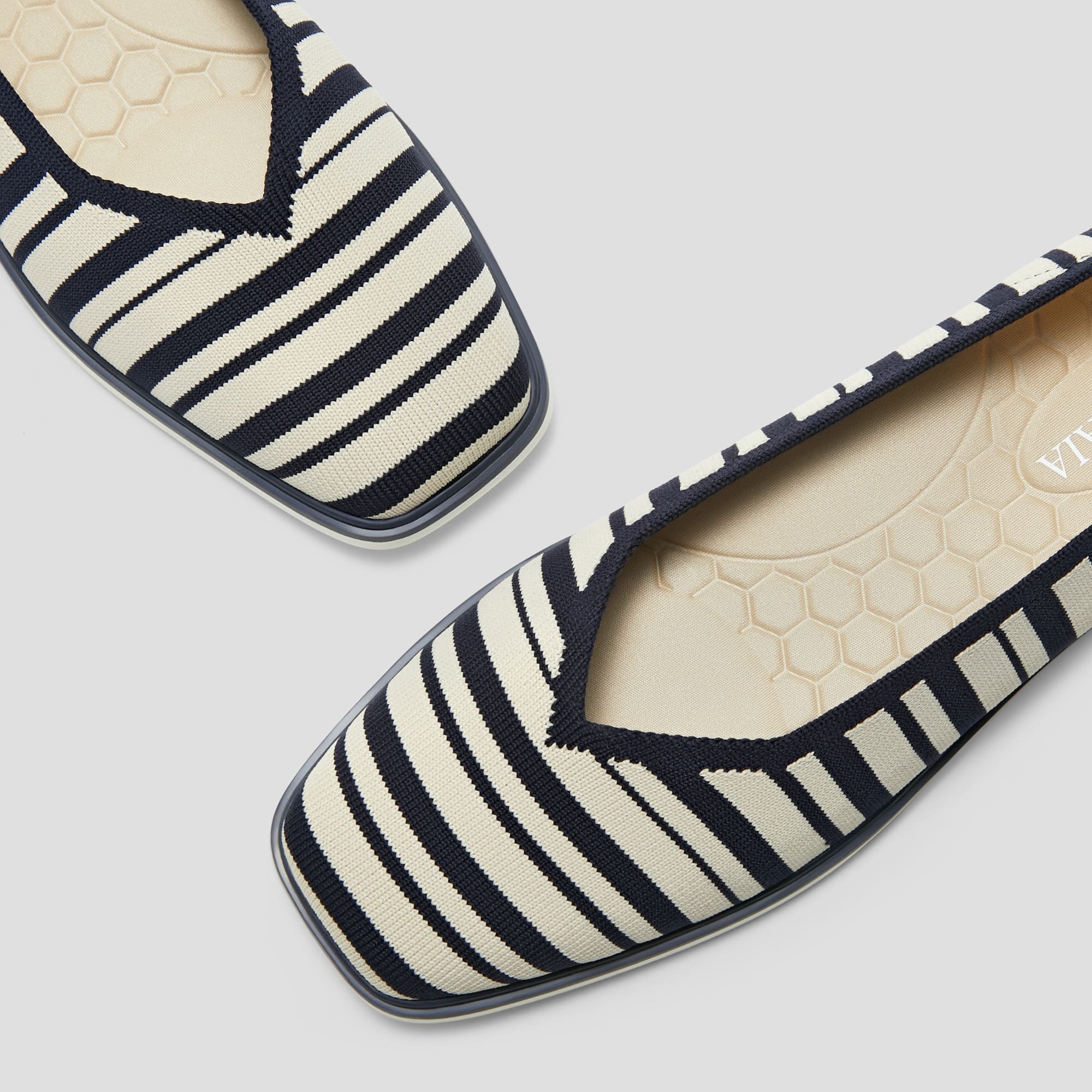 [All-Day Standing Mabel]スクエアトゥ フラット