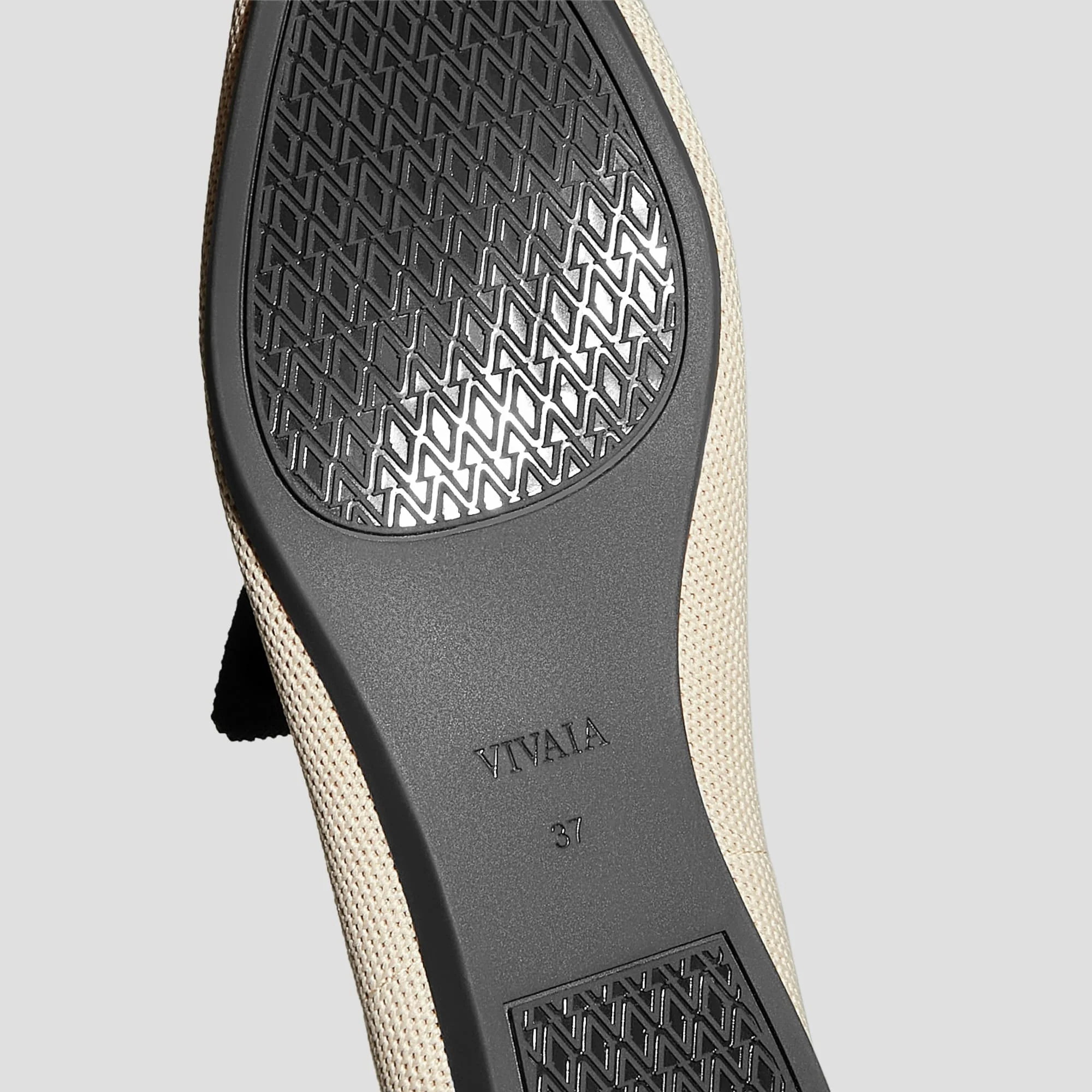 [Addriane] ポインテッドトゥ リボン付き フラットシューズ