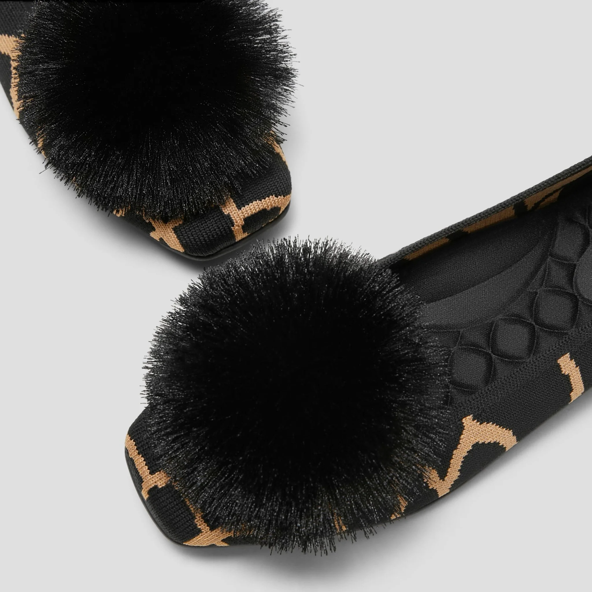 [Margot Walker] スクエアトゥ 超軽量 厚底 フラットシューズ