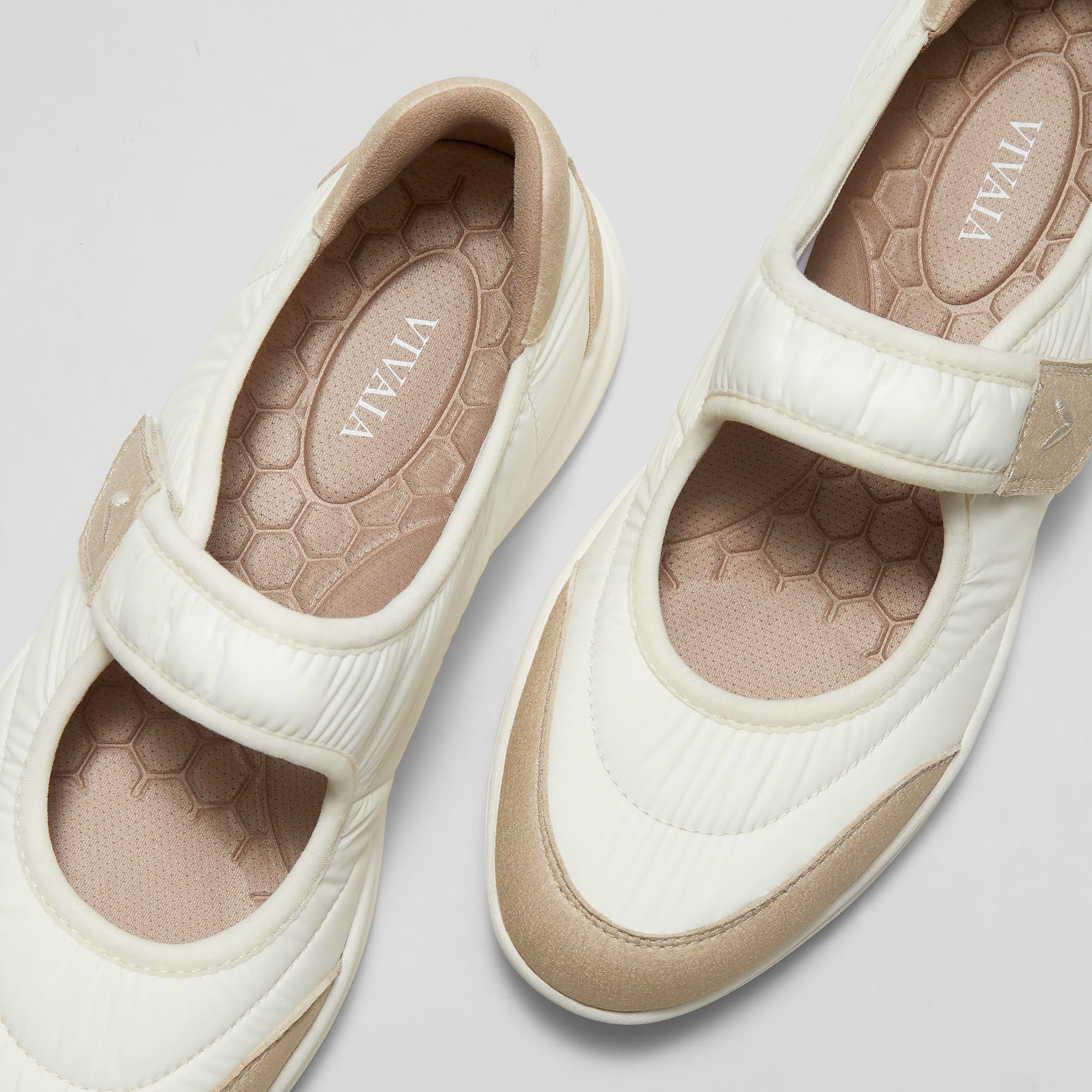 [Ivee] ラウンドトゥ 再生ナイロン メリージェーン スニーカー フラット 