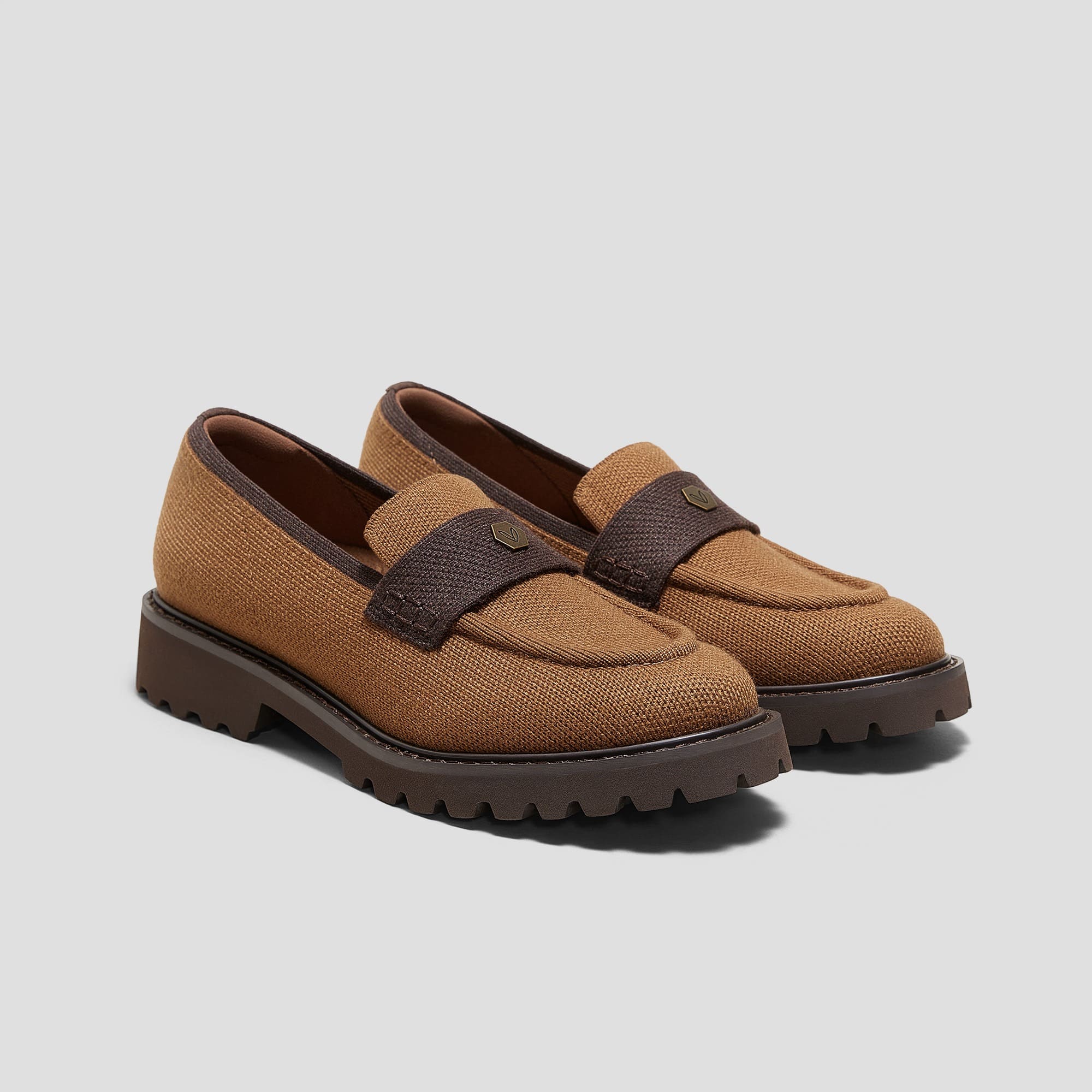 [Francesca] アーモンドトゥ プラットフォーム トラックソールローファー