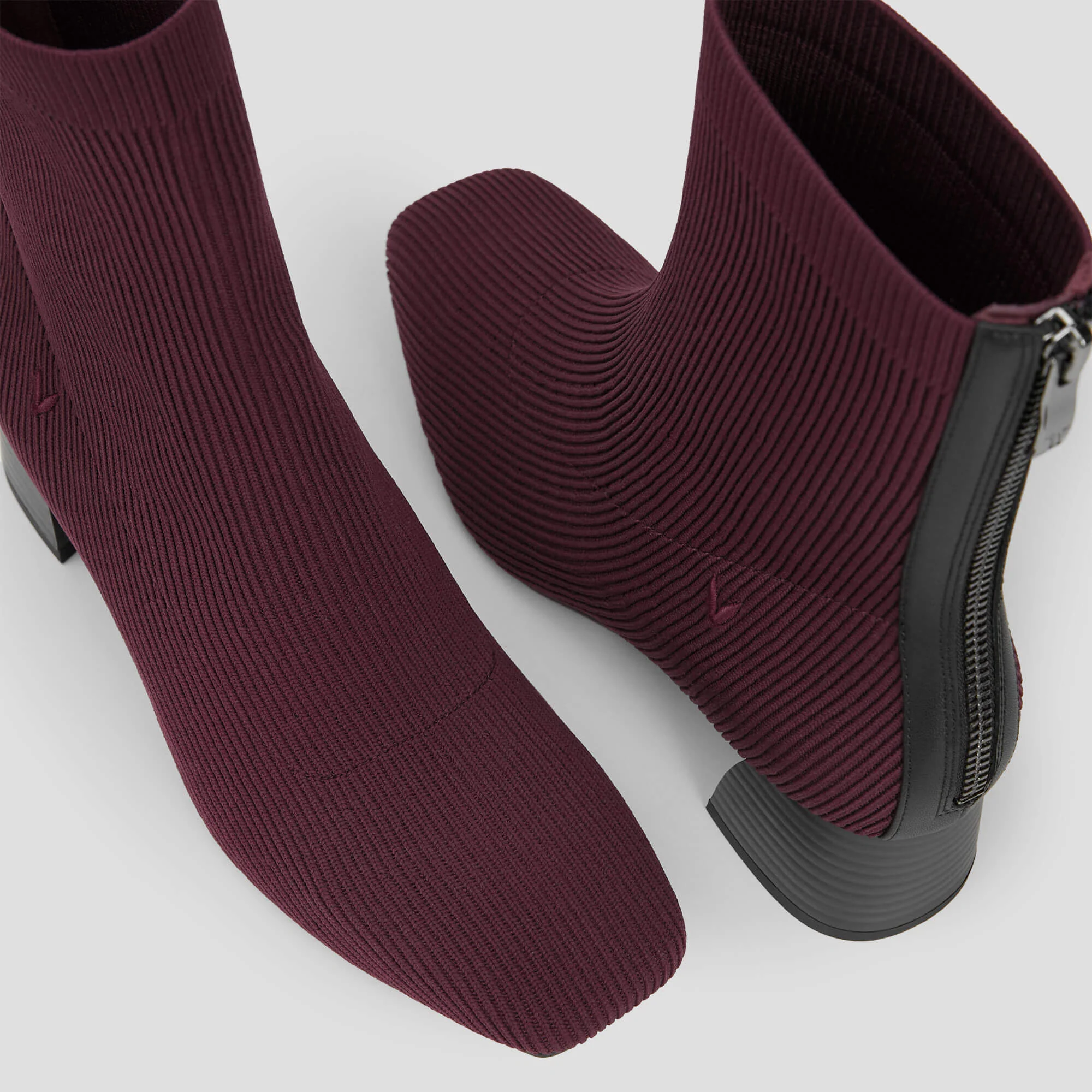 [Marcella] スクエアトゥ 撥水加工 バックファスナー付き ショートブーツ