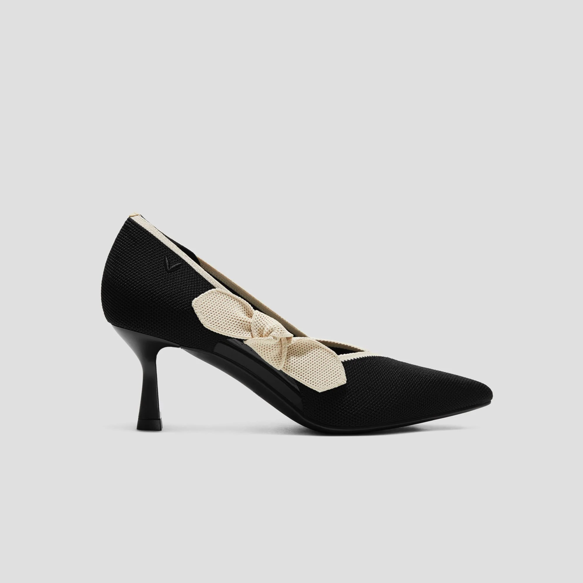 [Ashley] ポインテッドトゥ リボン付き キトゥンヒール