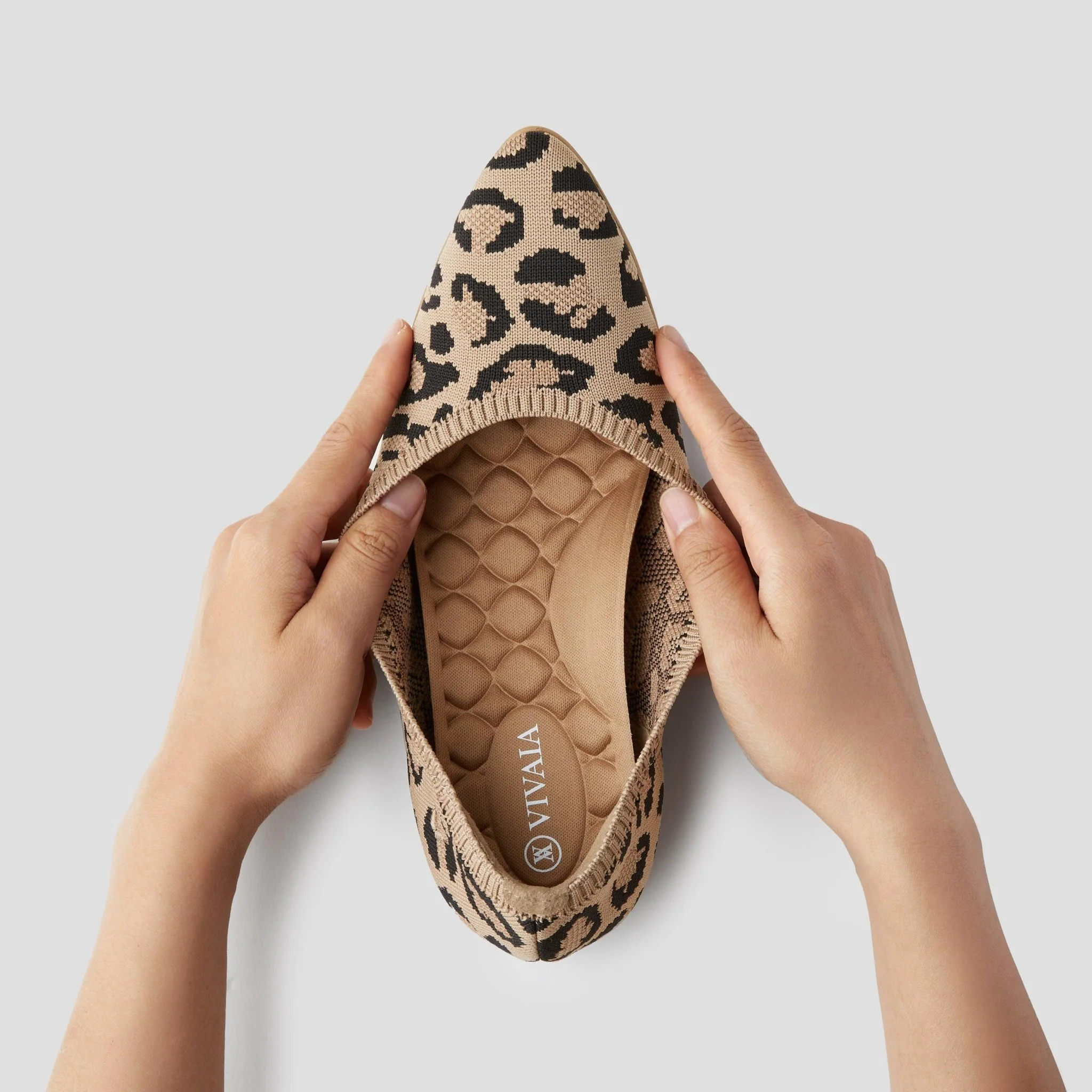 [Aria Walker] ポインテッドトゥ 超軽量 厚底 フラットシューズ