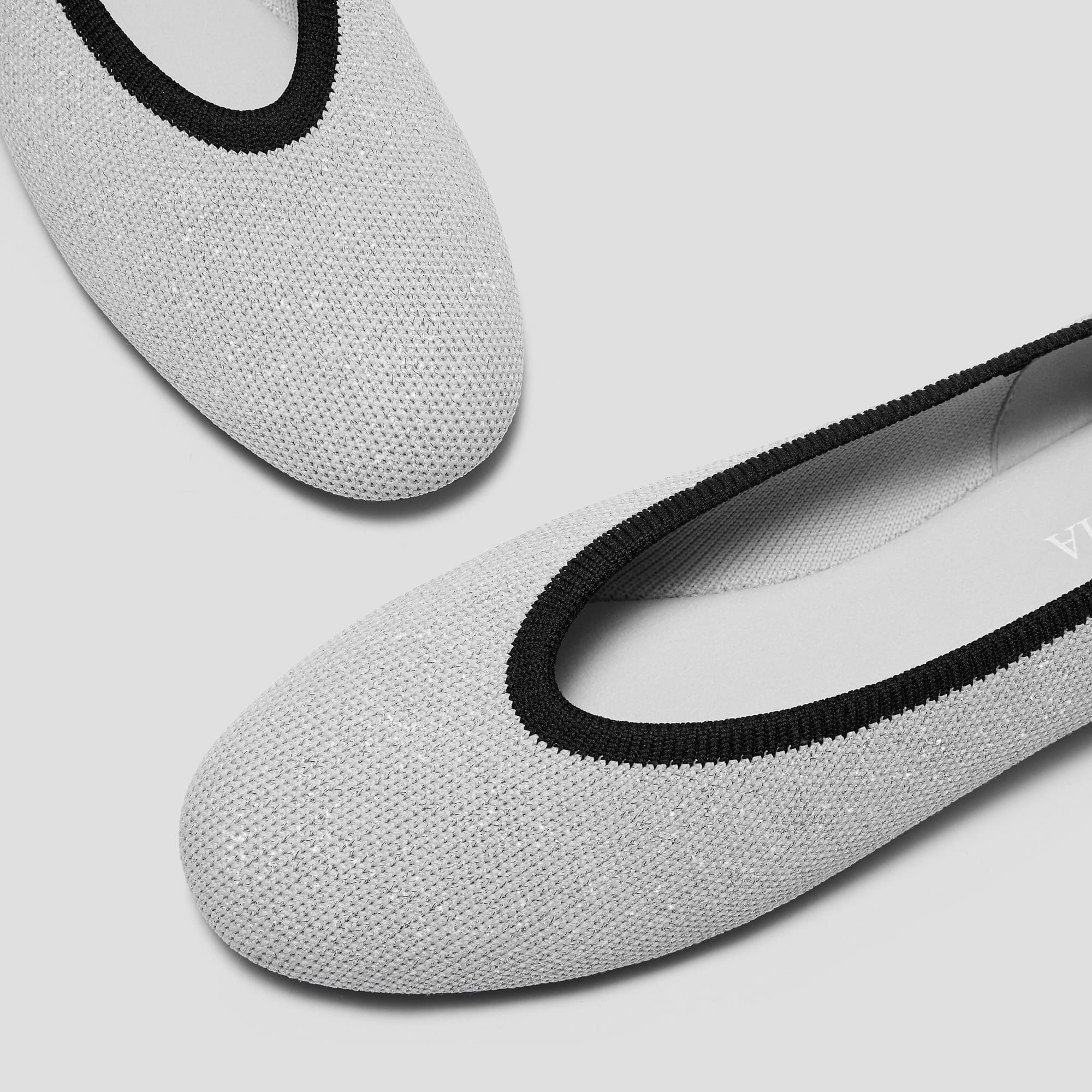 [Nubia] アーモンドトゥ プレッシャーフリー フラット