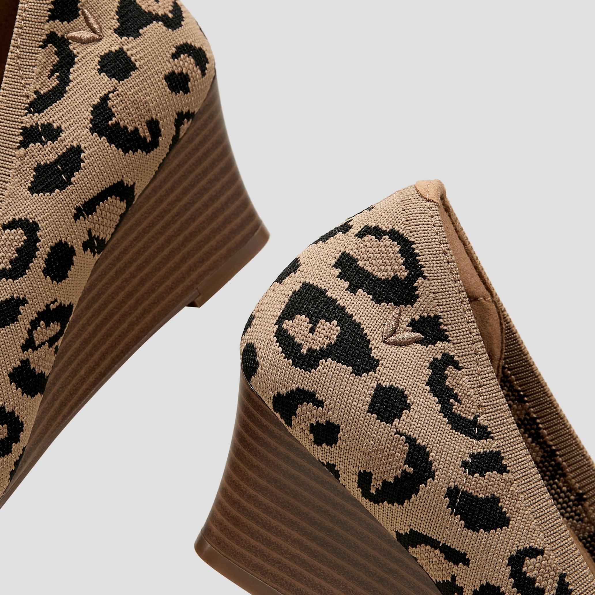 [Aria Wedge Pro] ポインテッドトゥ ウェッジヒール パンプス