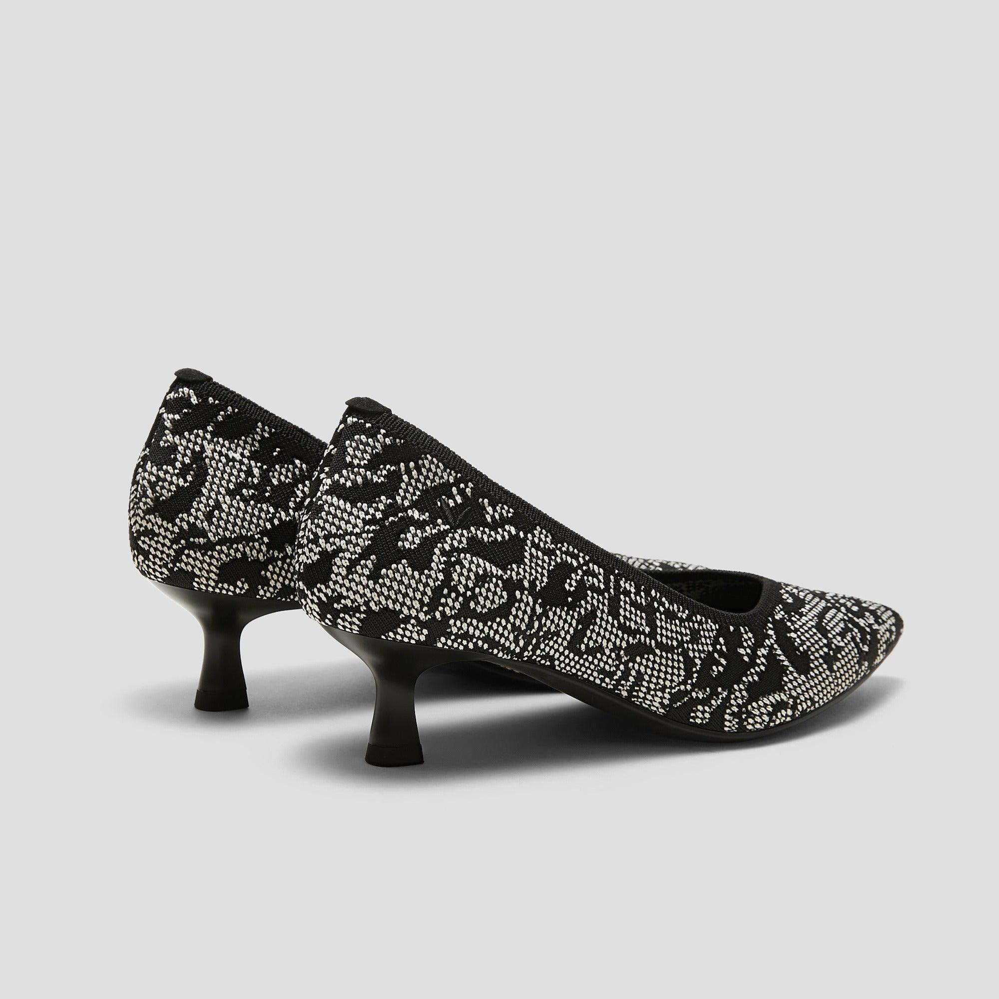 [Scarlett] ポインテッドトゥ  キトゥンヒール パンプス