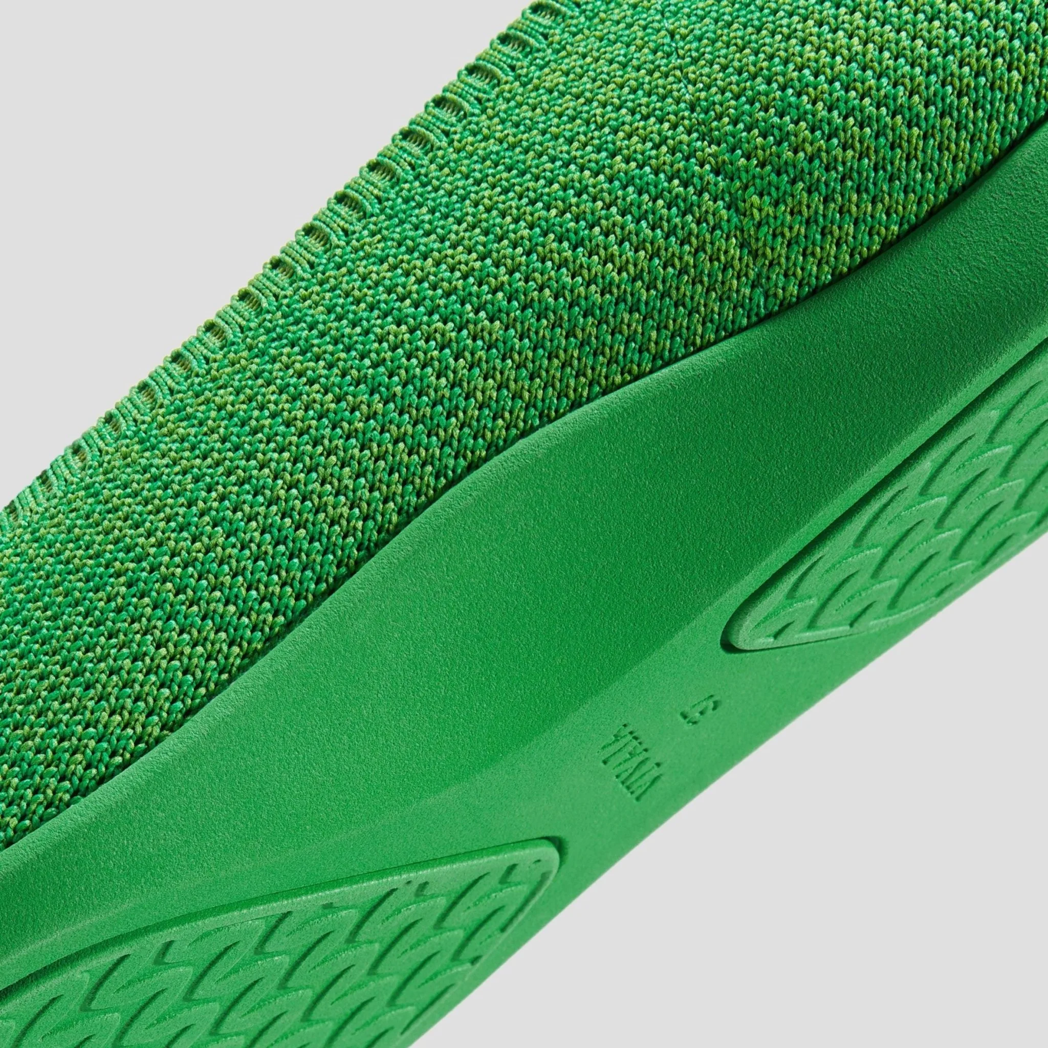 [Aria Walker] ポインテッドトゥ 超軽量 厚底 フラットシューズ