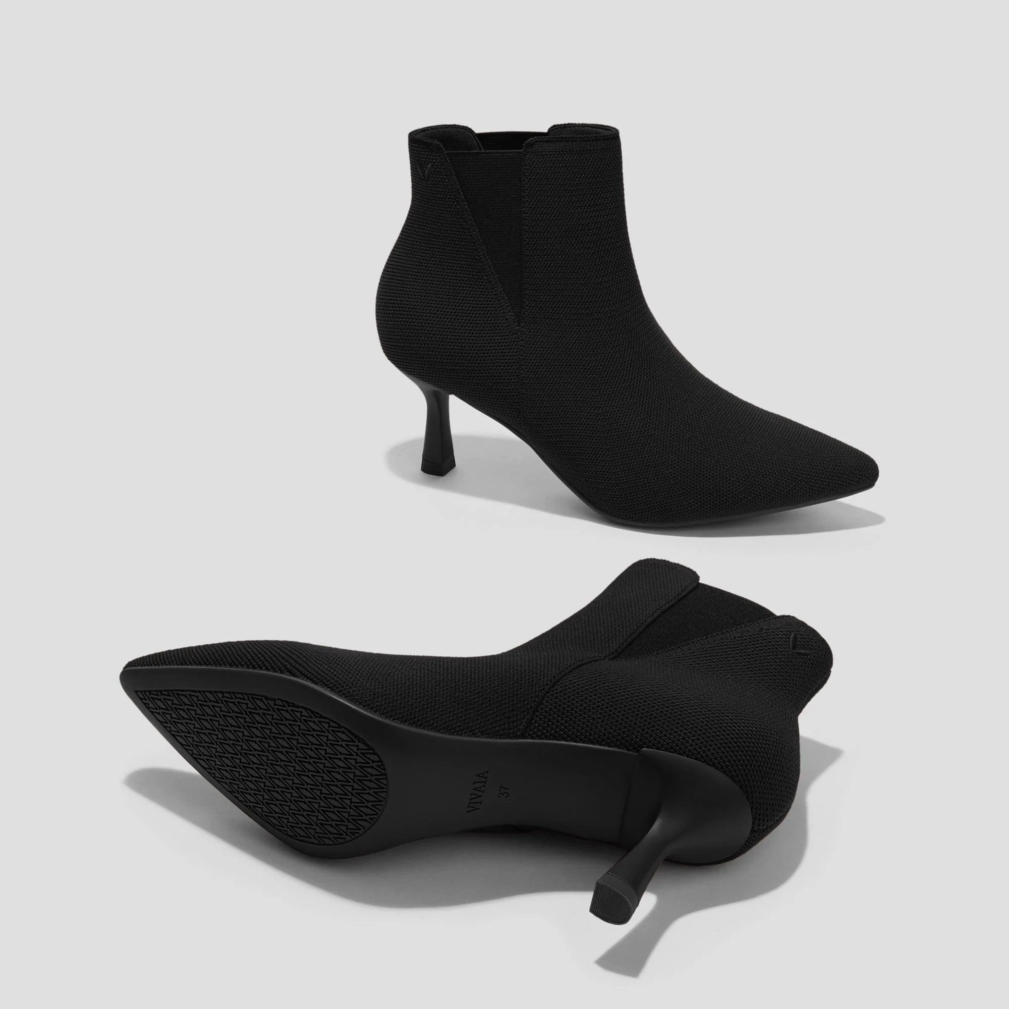 [Alexandra] ポインテッドトゥ 撥水加工 アンクル ヒールブーツ