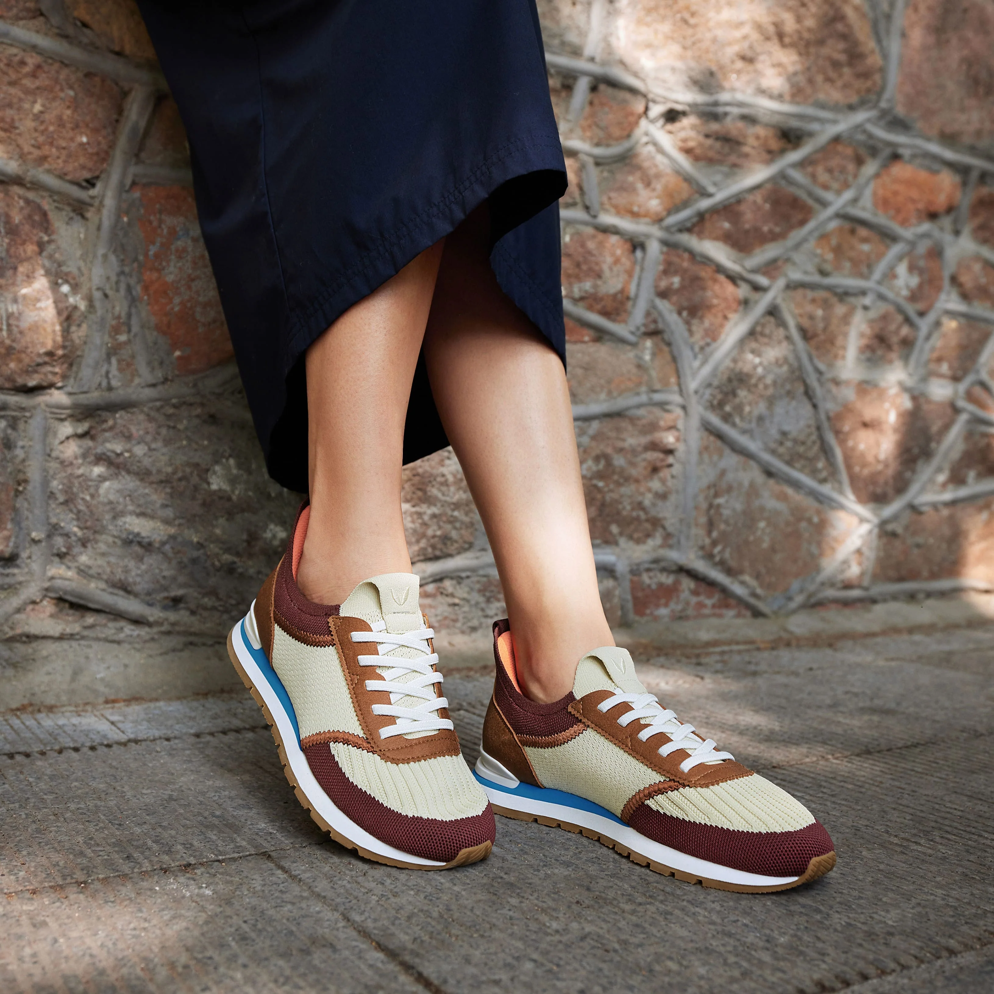 [Astra] ミックステクスチャー スリップオン スニーカー