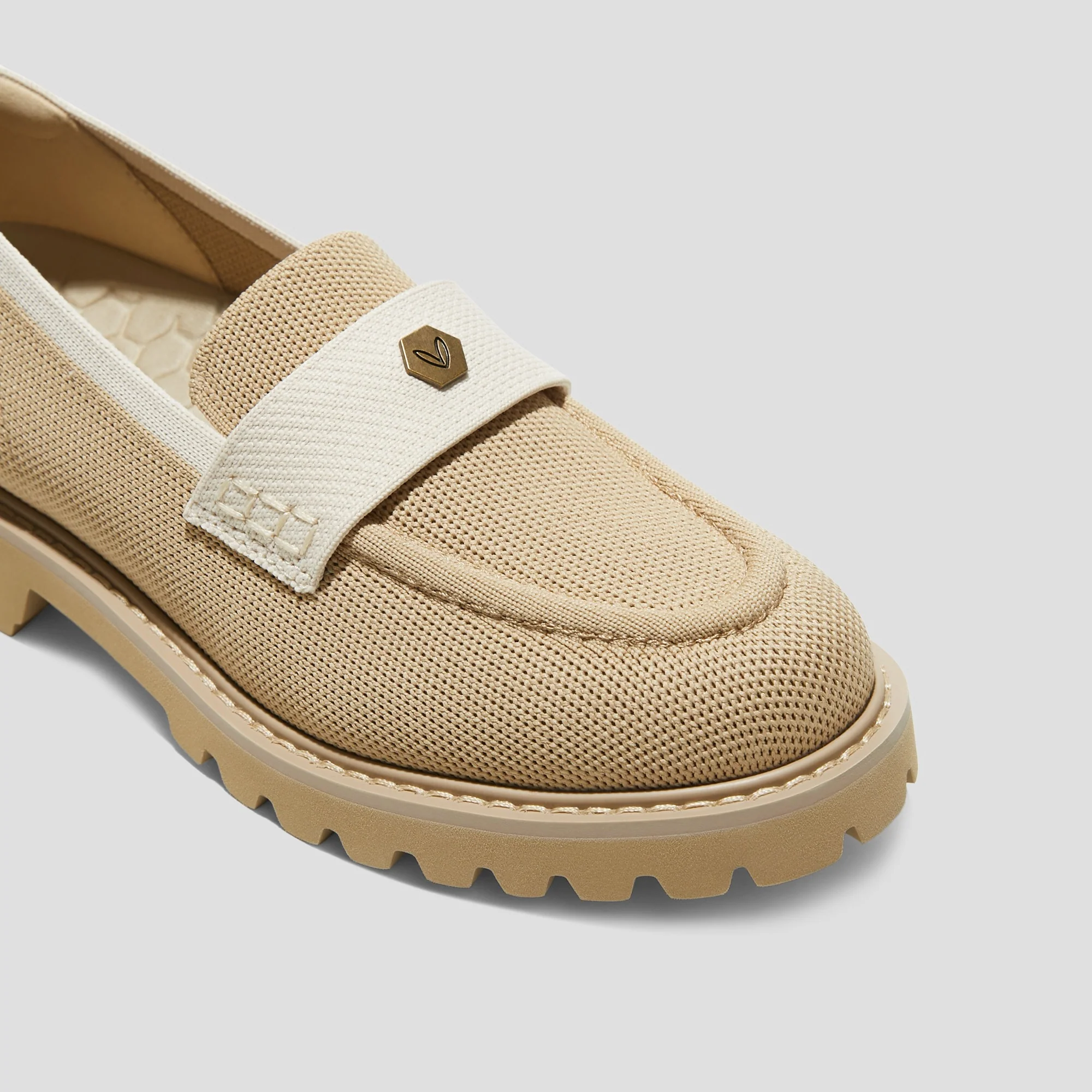 [Francesca] アーモンドトゥ プラットフォーム トラックソールローファー