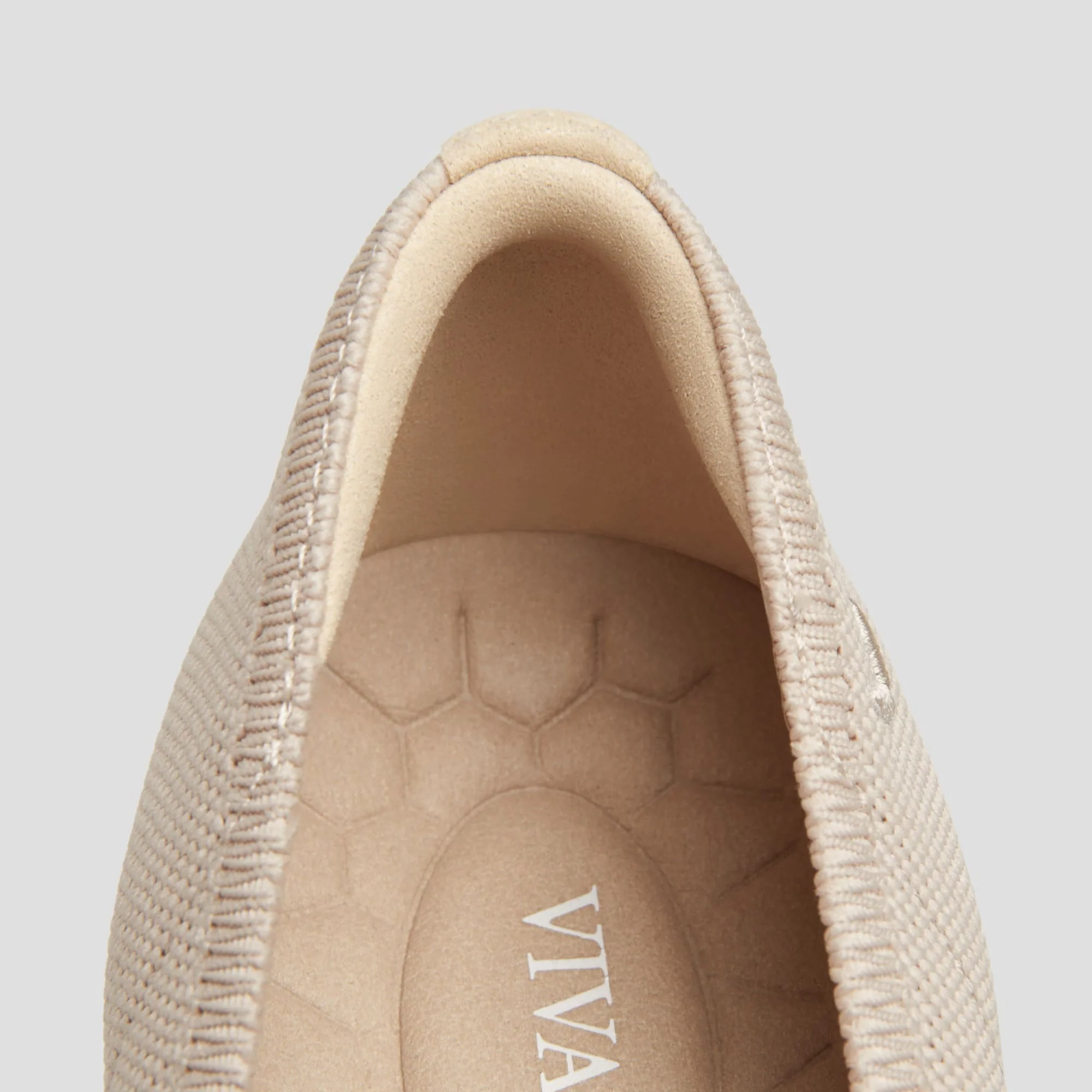 [Deborah] ポインテッドトゥ ストレスフリー ウェッジヒール